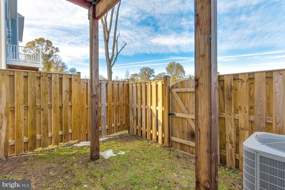 FALLS GROVE CONDOMINIUM - Residential
