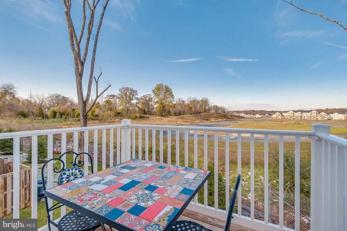 FALLS GROVE CONDOMINIUM - Residential