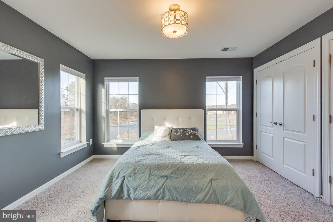 FALLS GROVE CONDOMINIUM - Residential