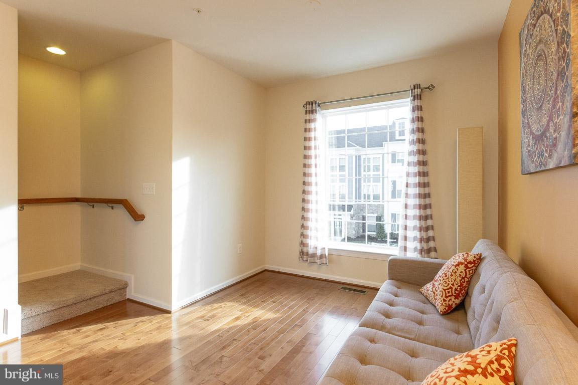 FALLS GROVE CONDOMINIUM - Residential
