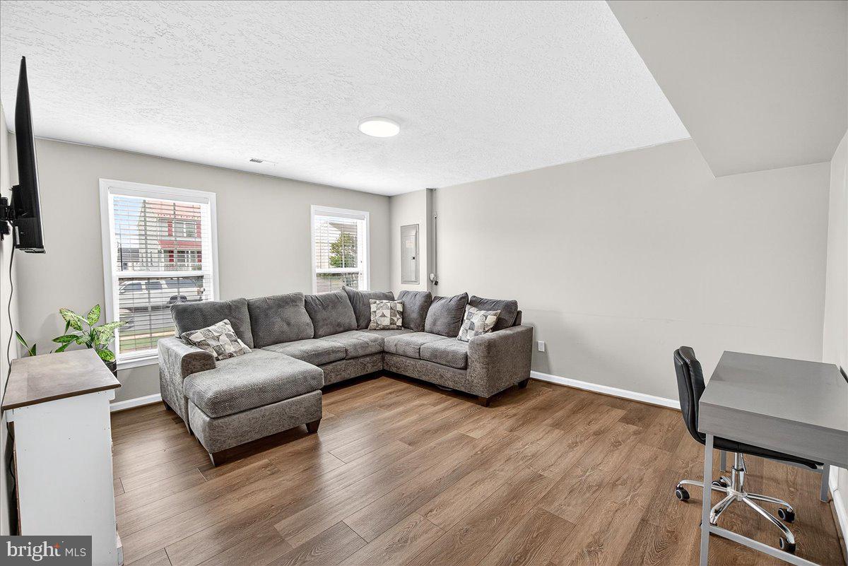 WOODLAND PARK - Residential