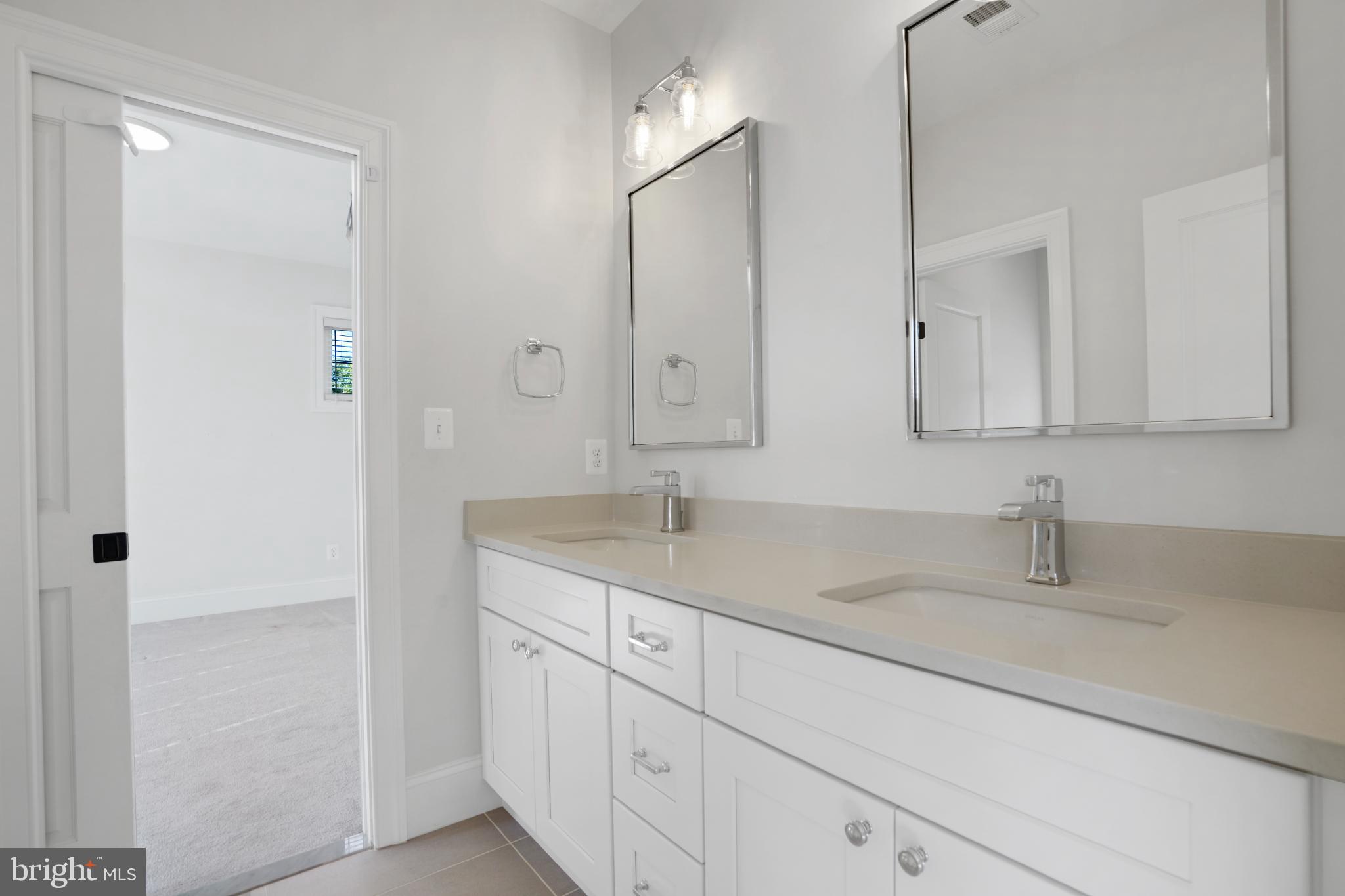 HIGHVIEW PARK - Residential Lease