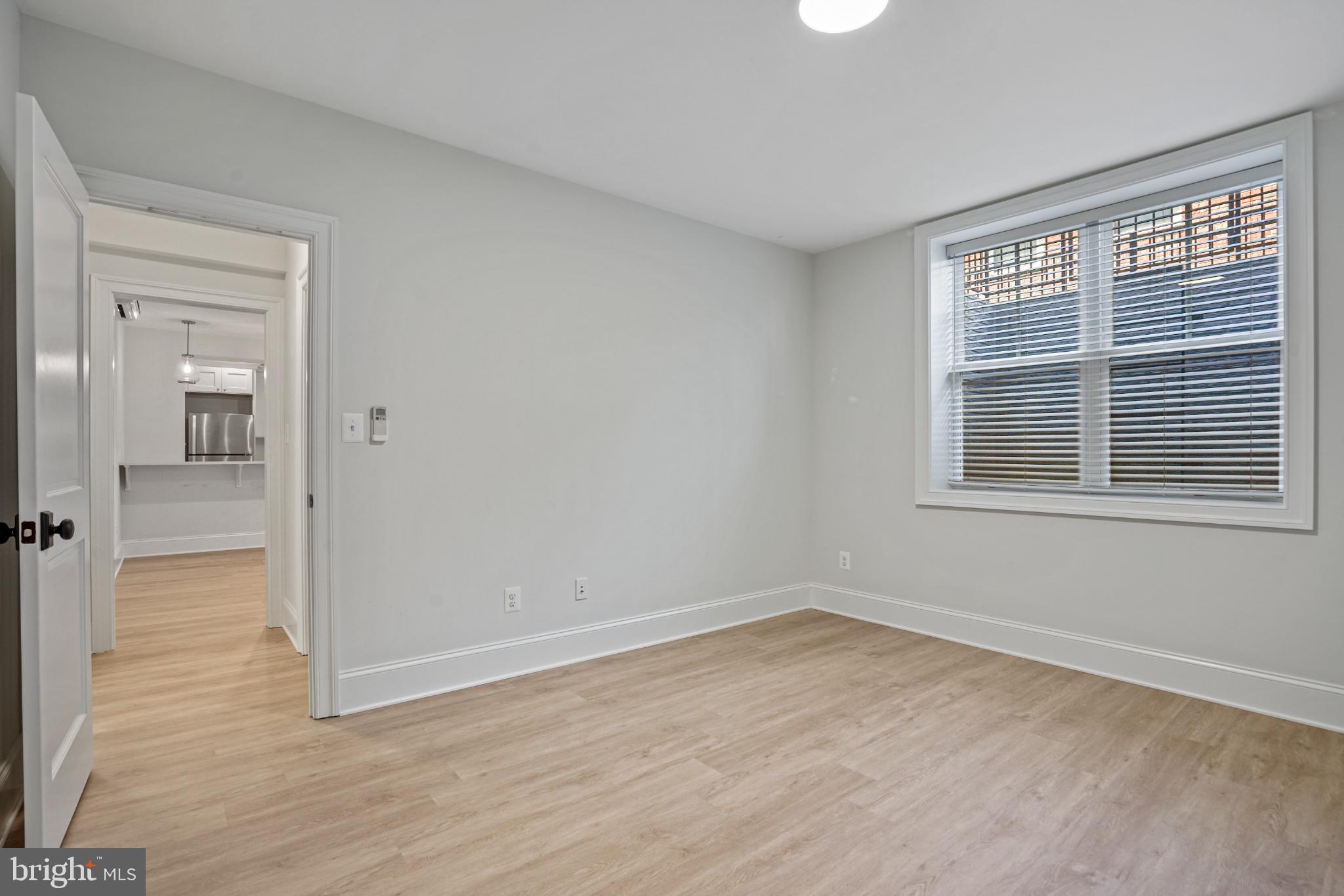 HIGHVIEW PARK - Residential Lease