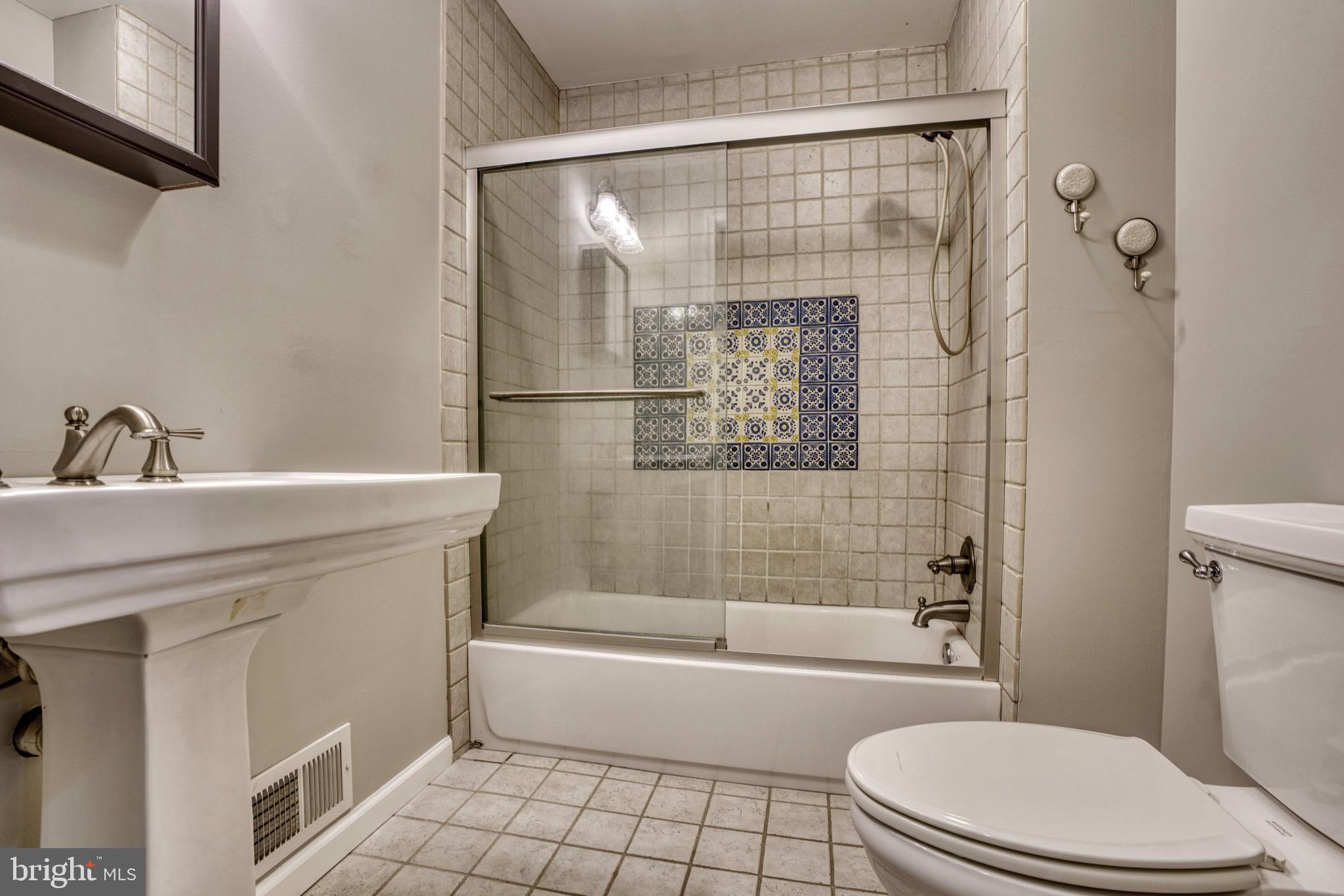 HAMPDEN HISTORIC DISTRICT - Residential