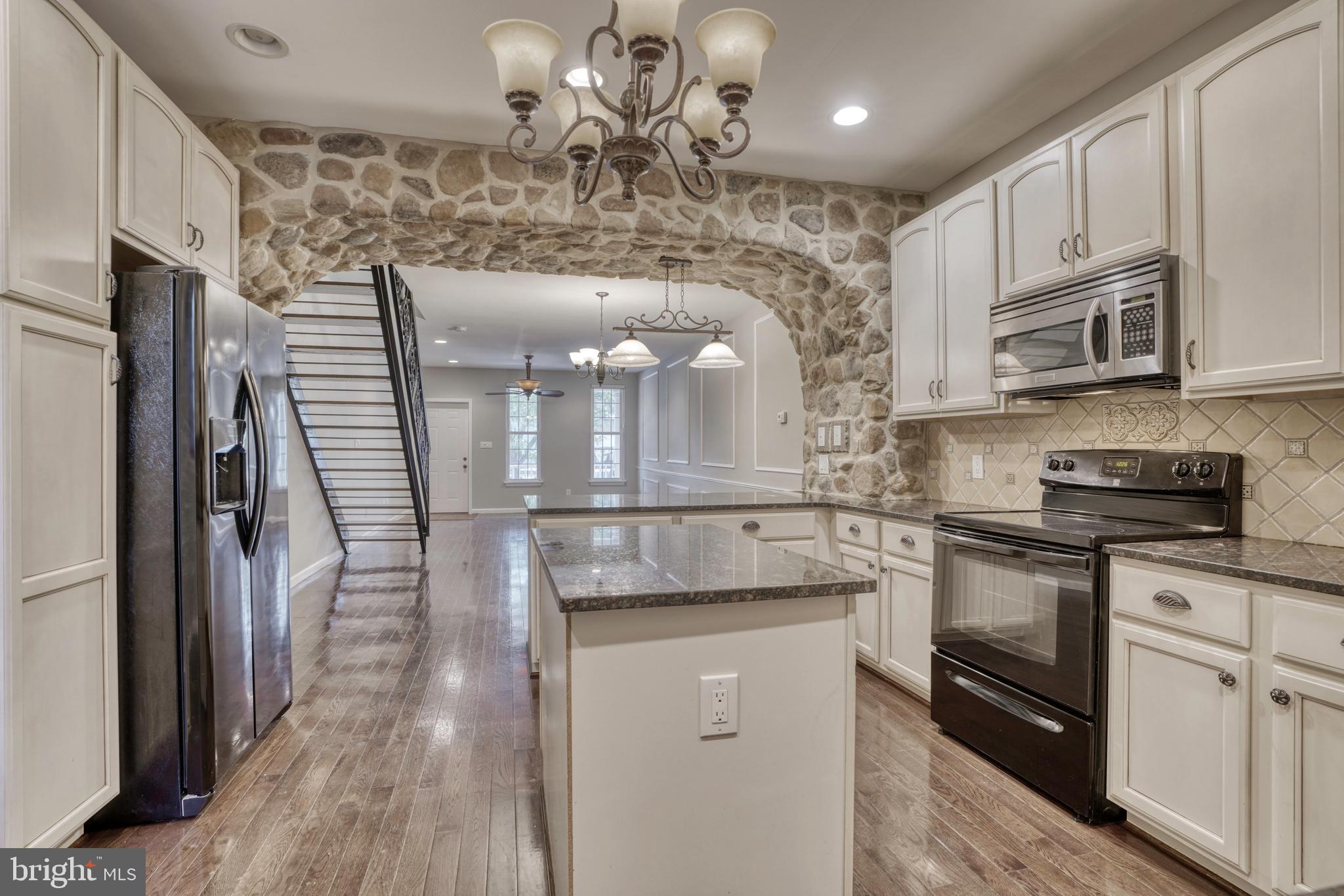 HAMPDEN HISTORIC DISTRICT - Residential