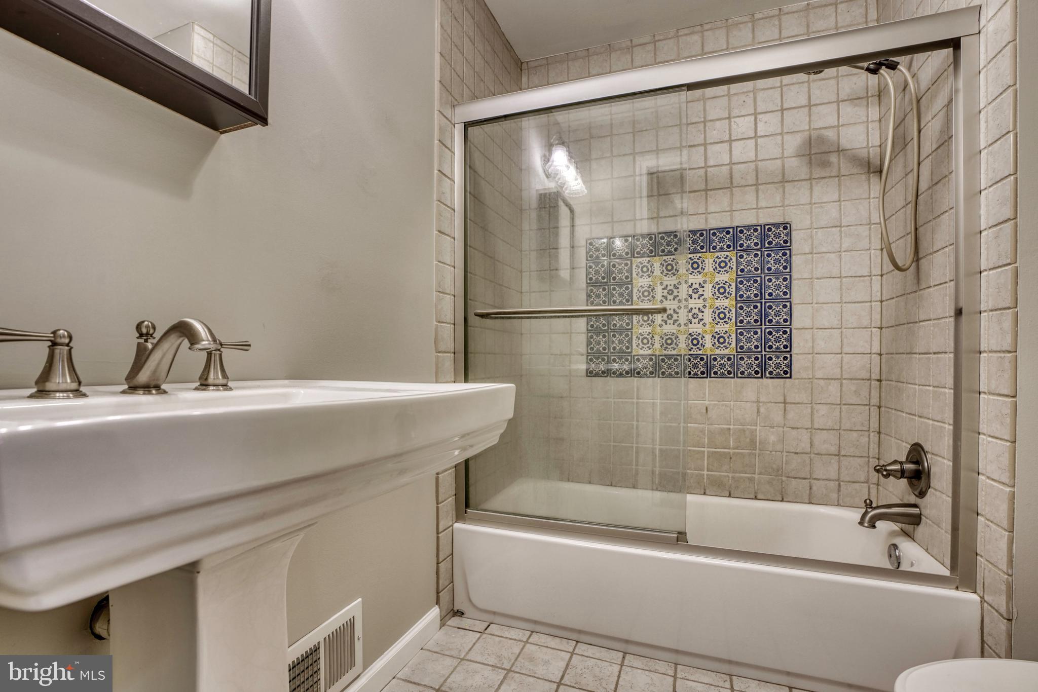 HAMPDEN HISTORIC DISTRICT - Residential