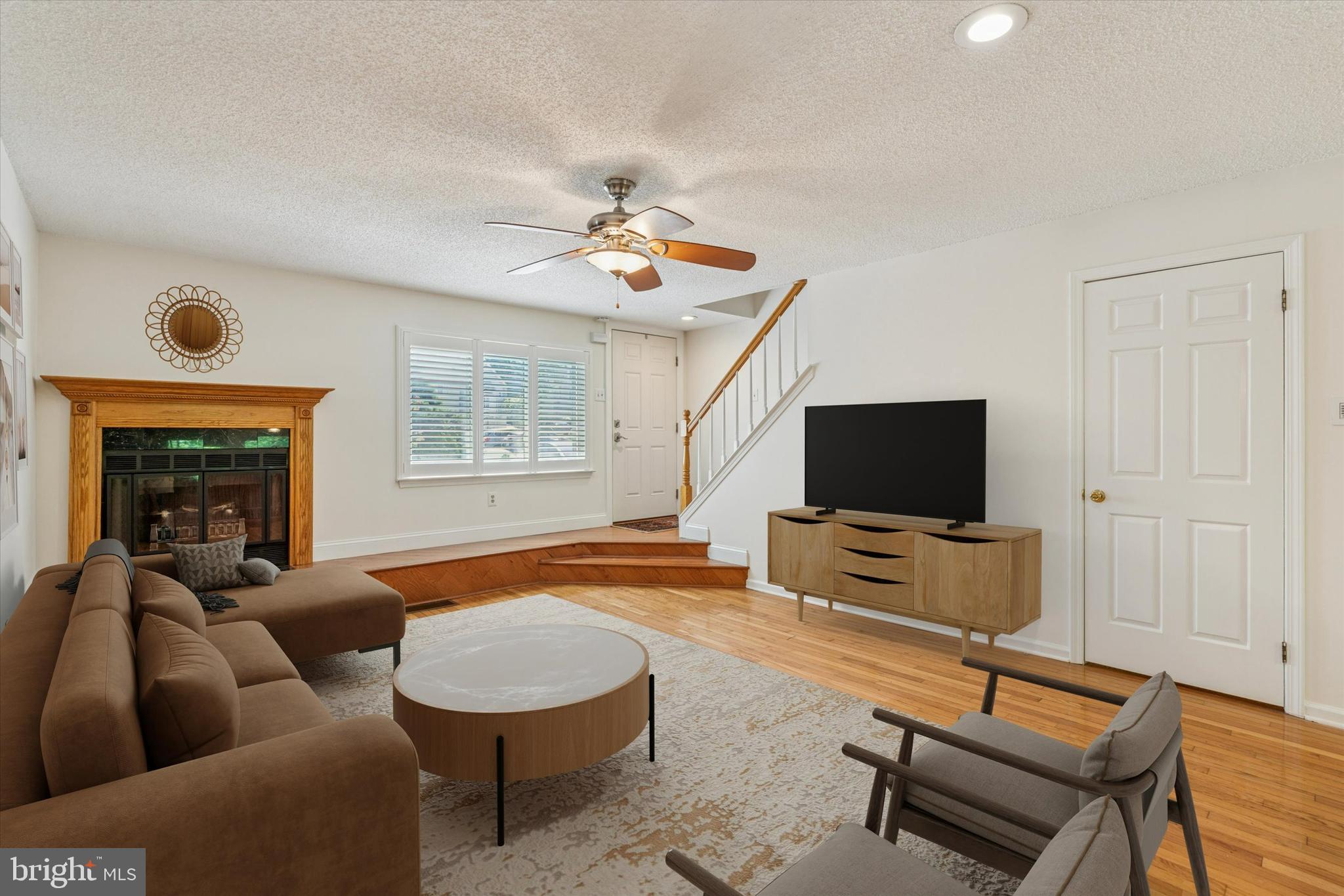 221 CARRIAGE COURT 221