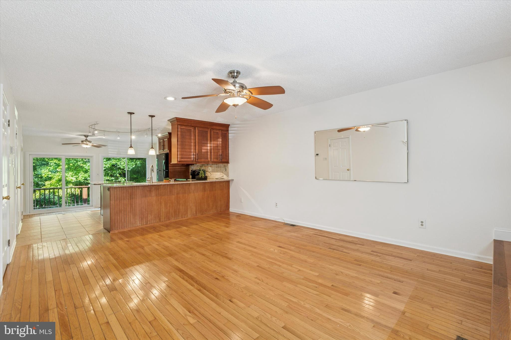 221 CARRIAGE COURT 221