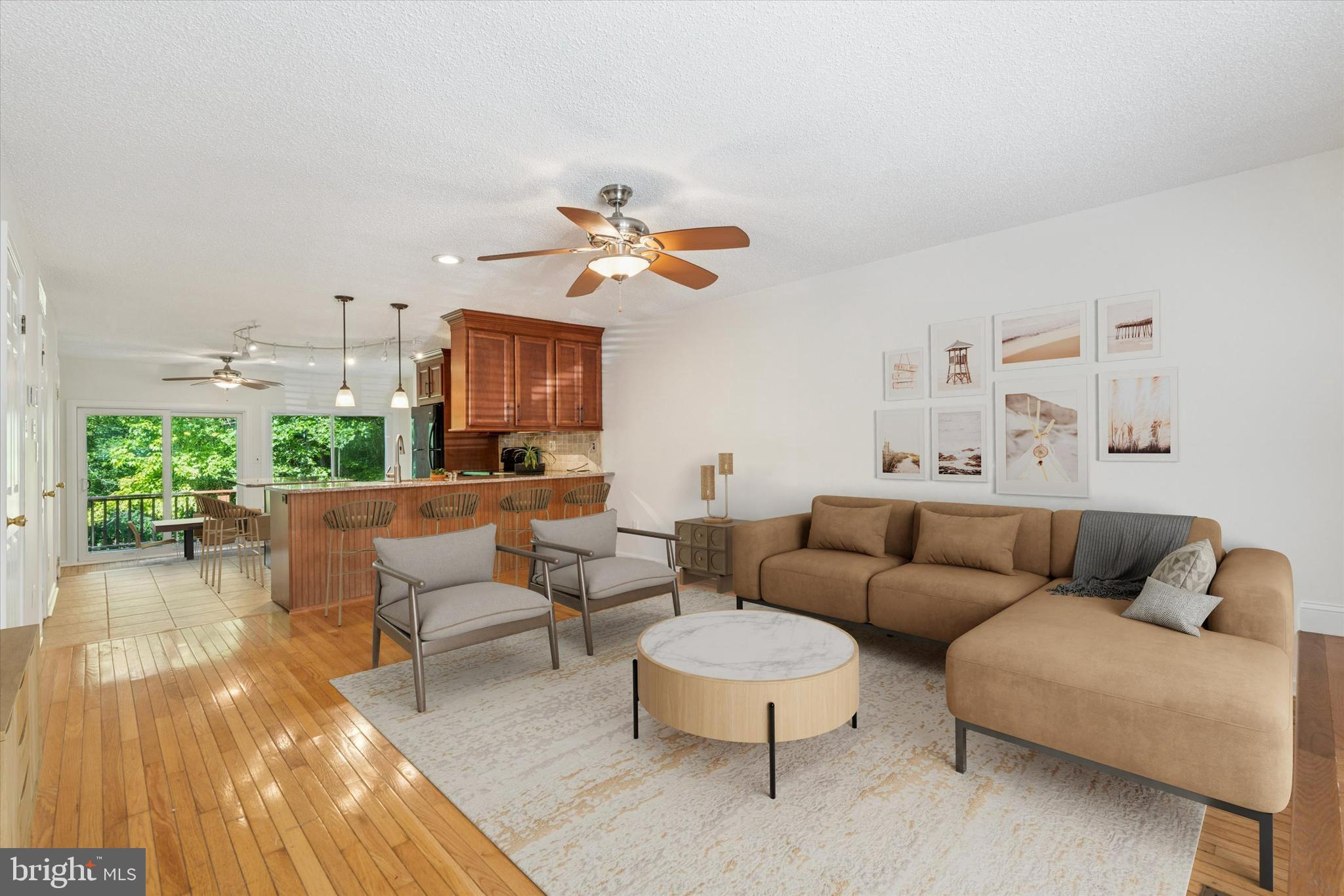 221 CARRIAGE COURT 221