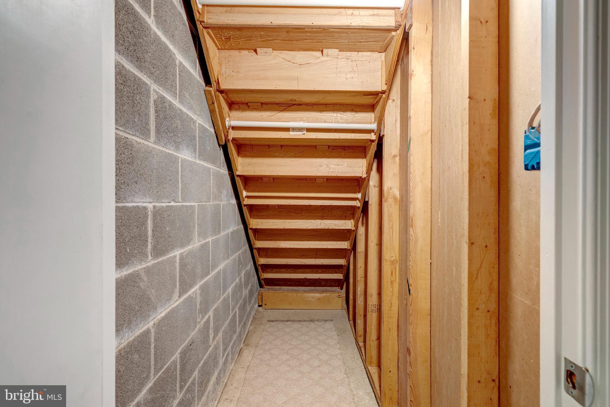 LITTLE ROCKY RUN - Residential Lease