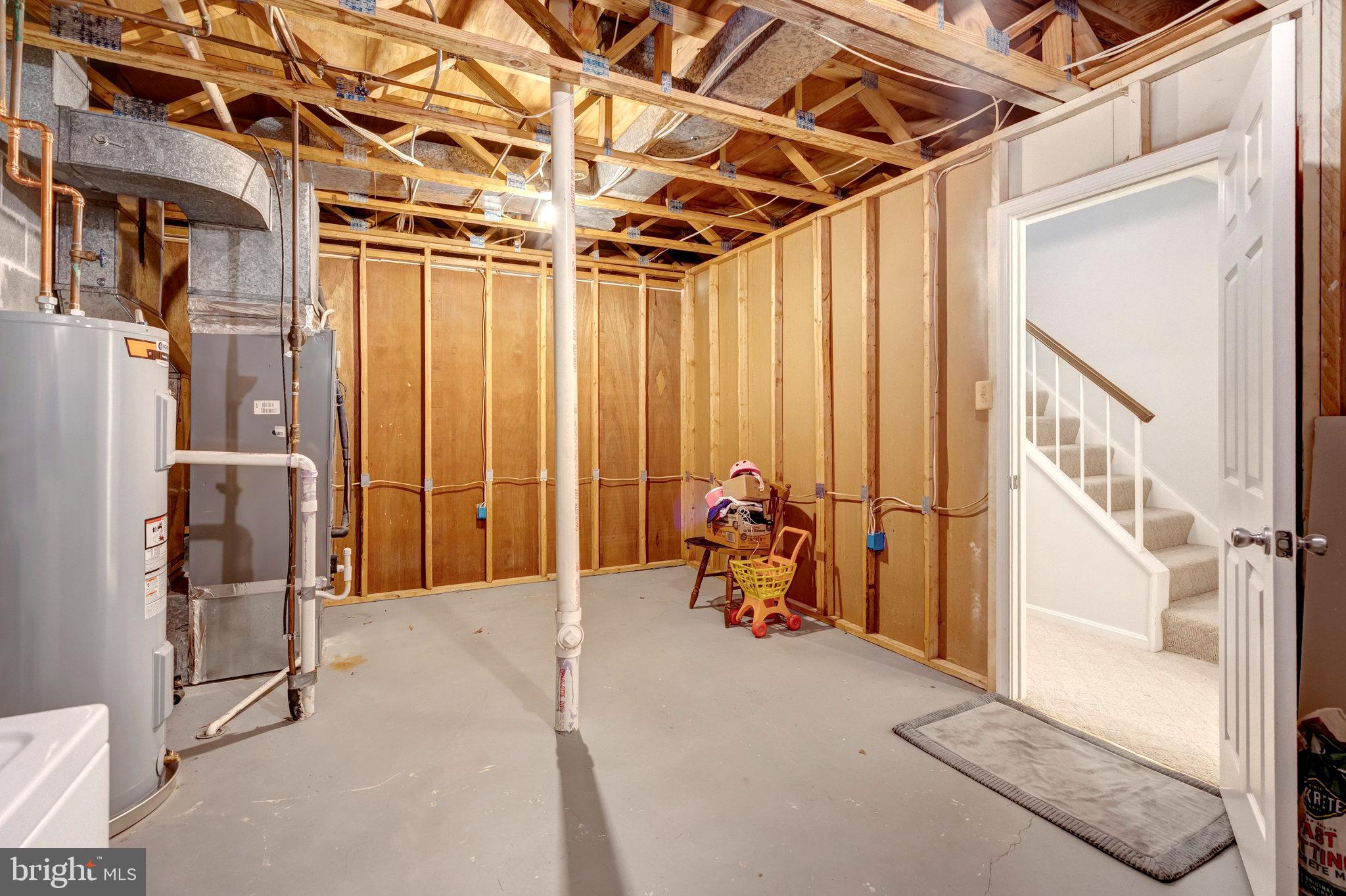 LITTLE ROCKY RUN - Residential Lease