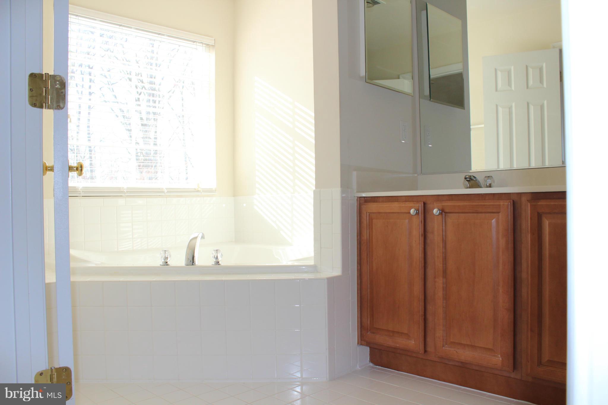 INDEPENDENCE - Residential Lease