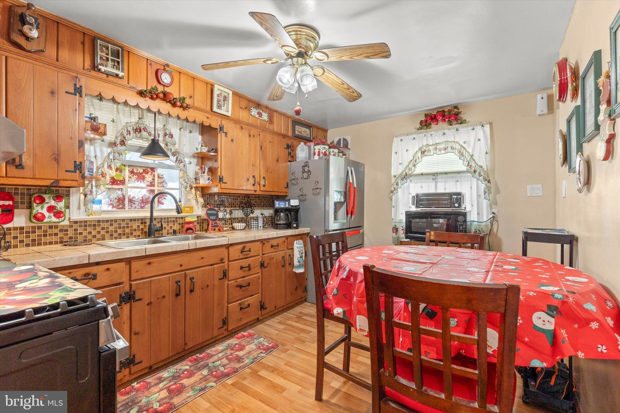 THE AVENUES - Residential