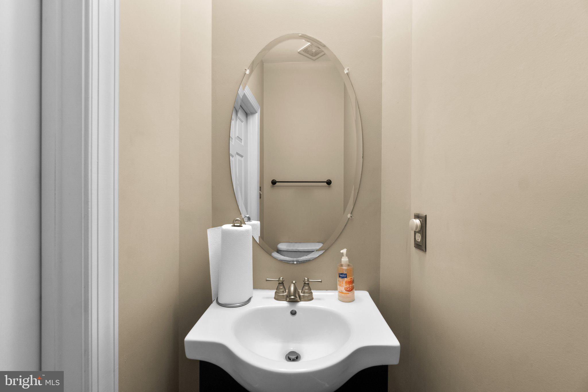 PARADISE MANOR - Residential