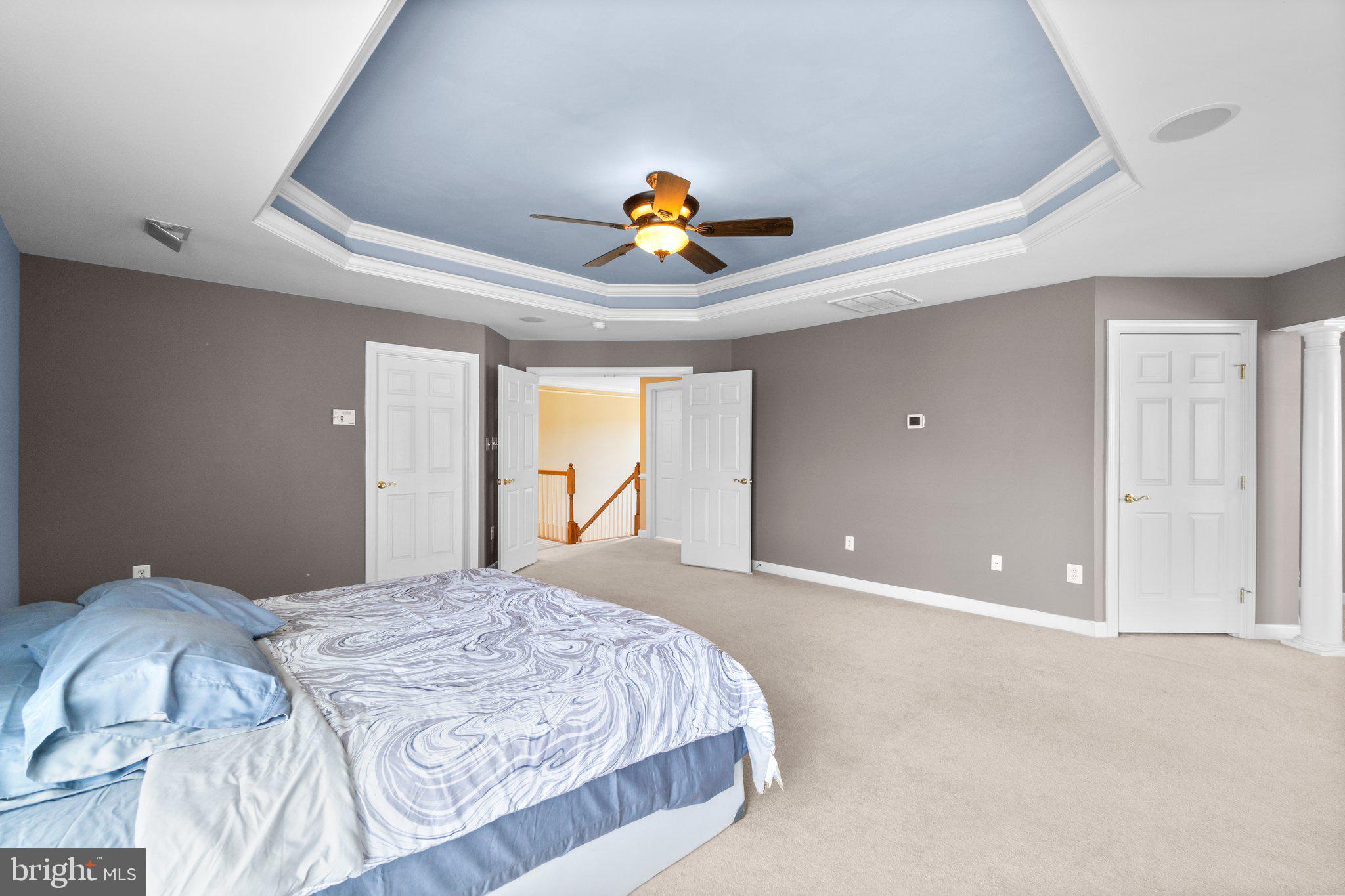 PARADISE MANOR - Residential