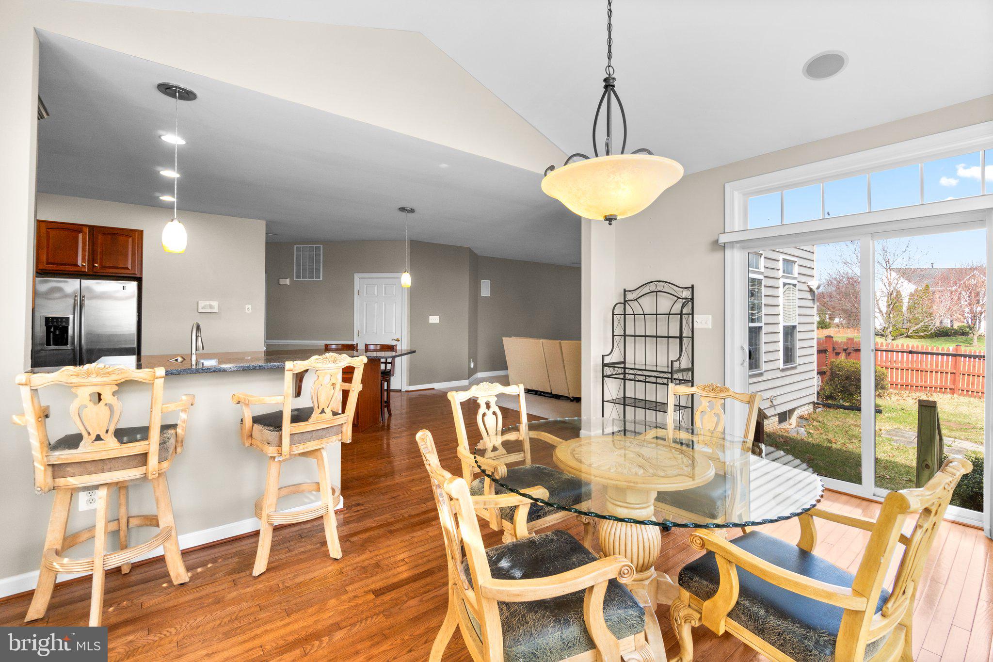 PARADISE MANOR - Residential