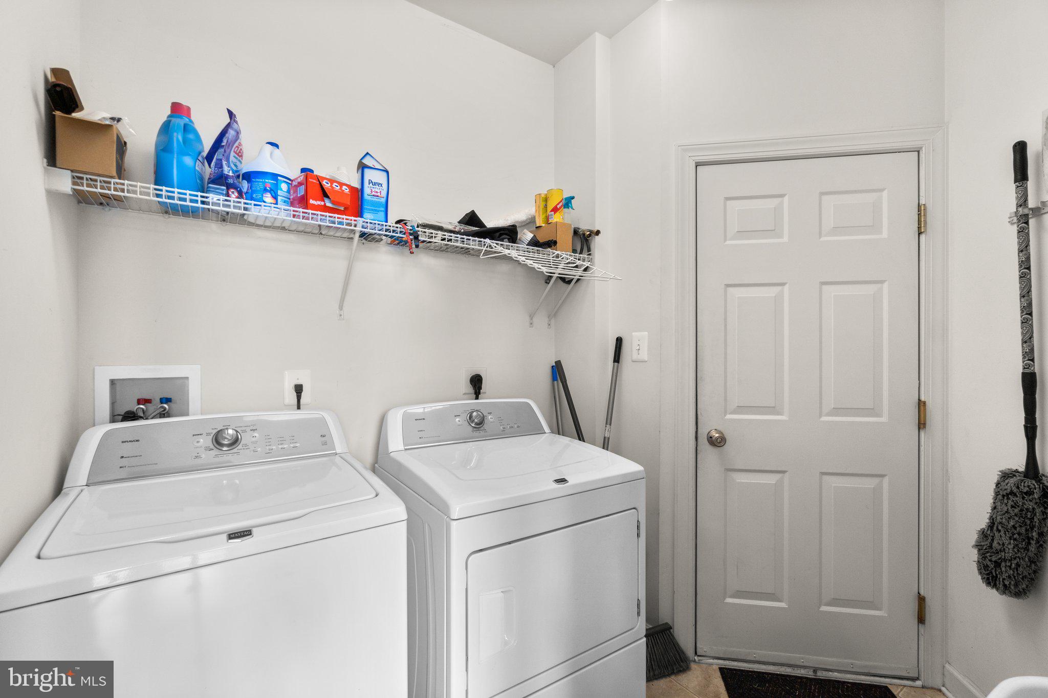 PARADISE MANOR - Residential