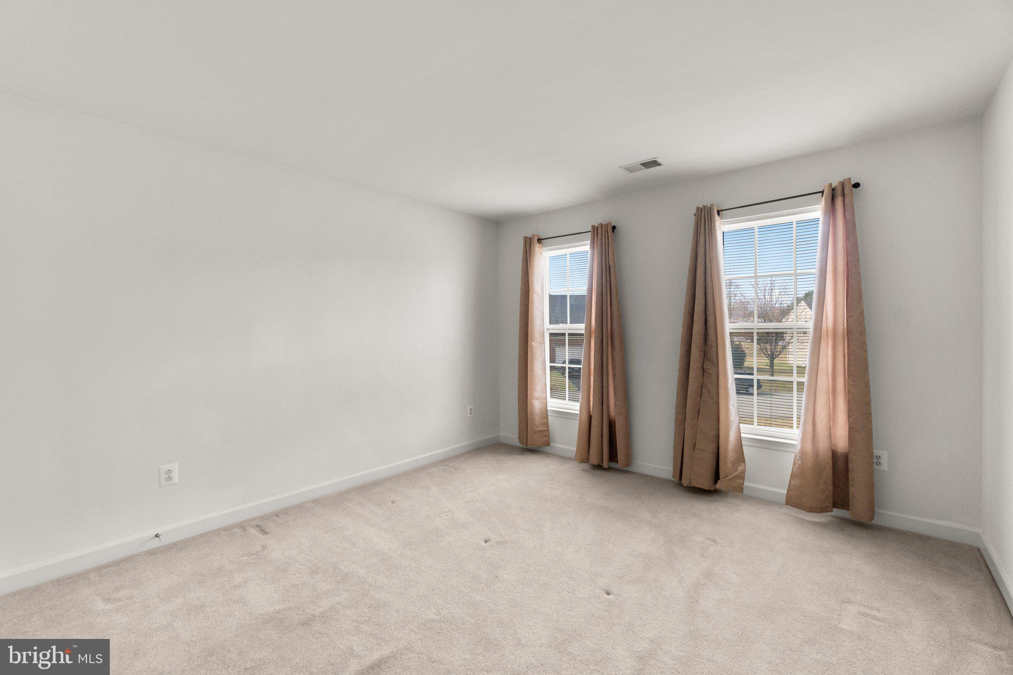 PARADISE MANOR - Residential