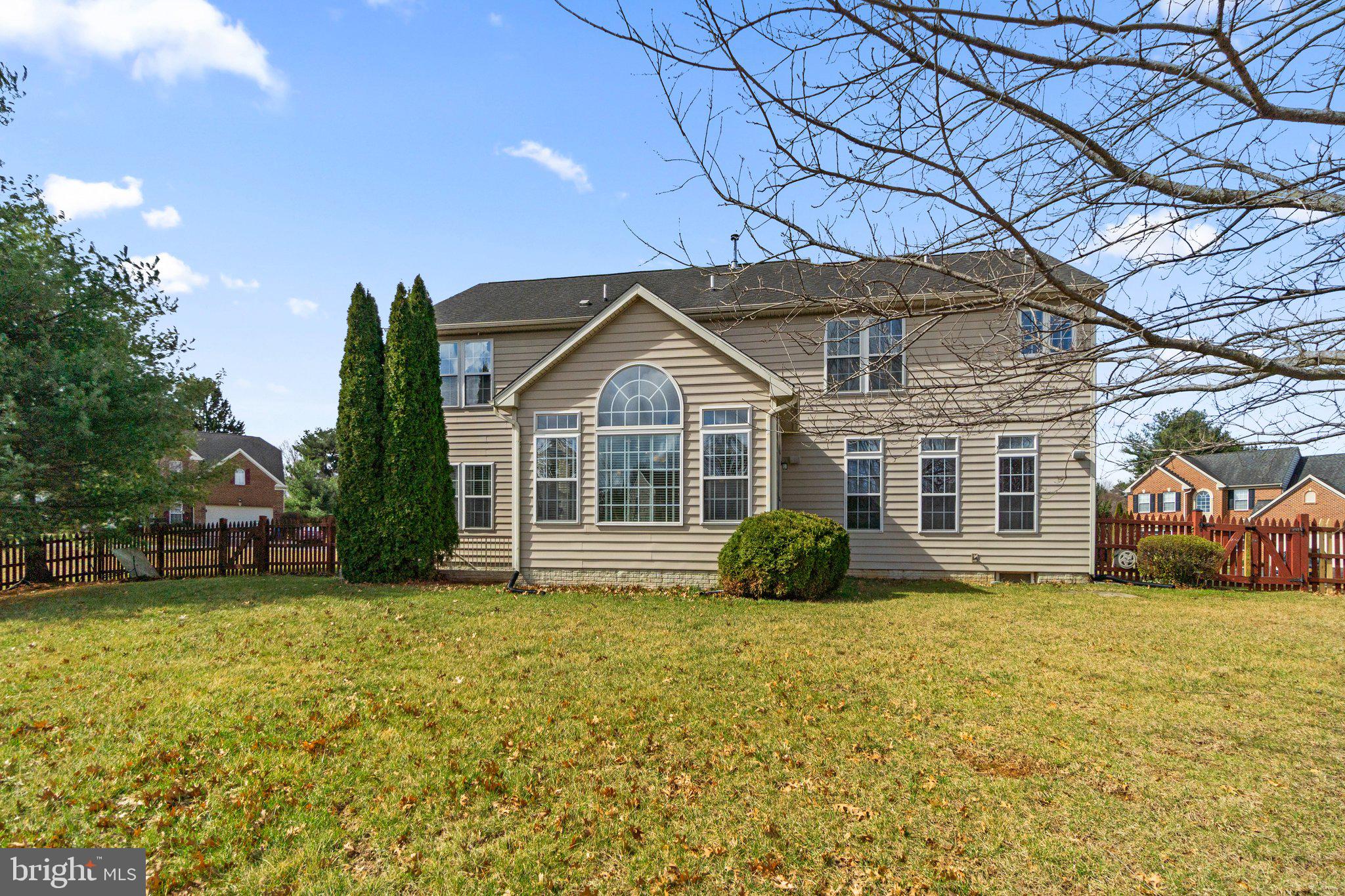 PARADISE MANOR - Residential