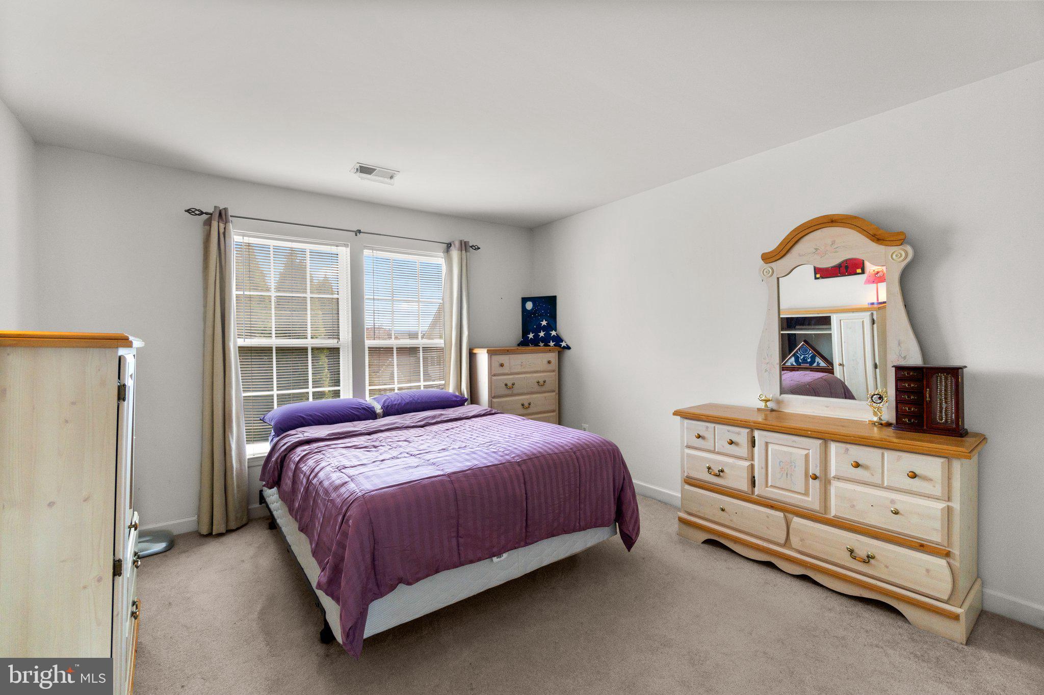 PARADISE MANOR - Residential