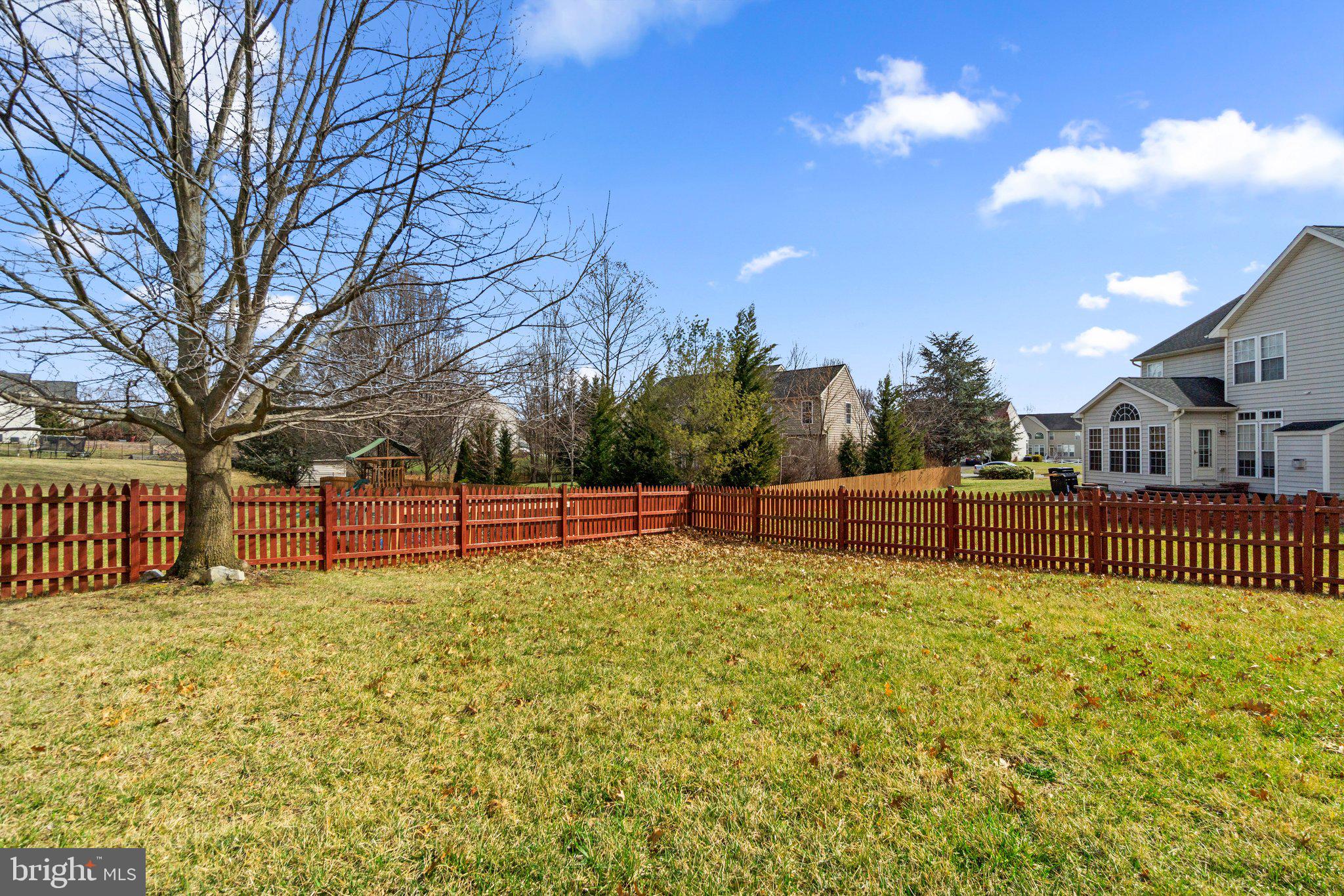 PARADISE MANOR - Residential