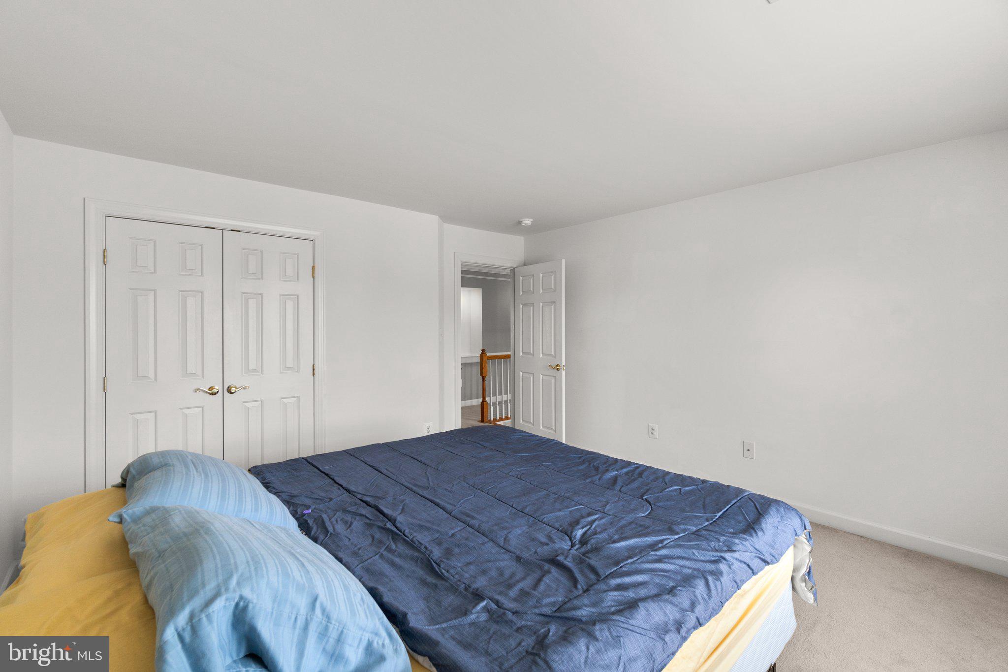 PARADISE MANOR - Residential