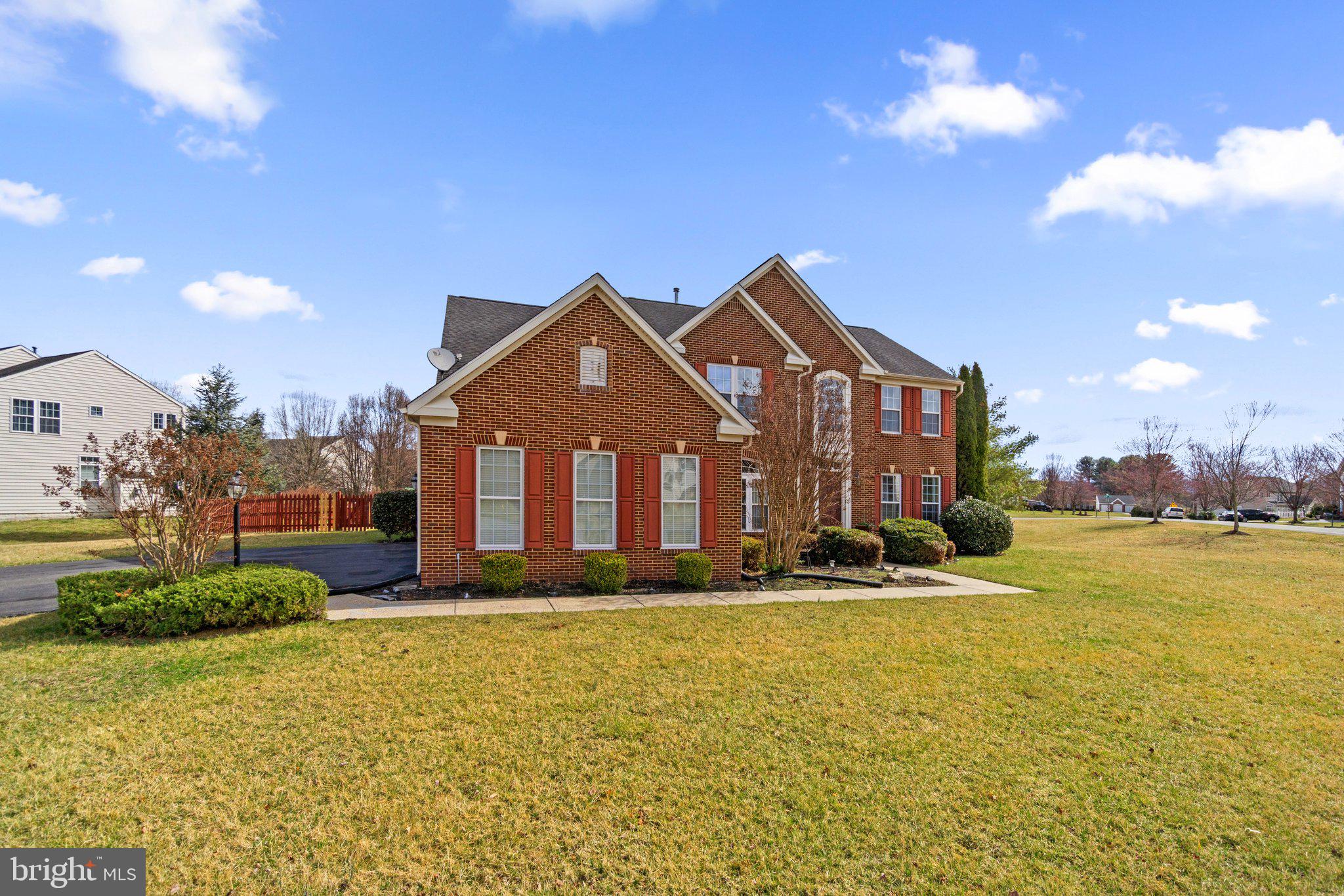 PARADISE MANOR - Residential