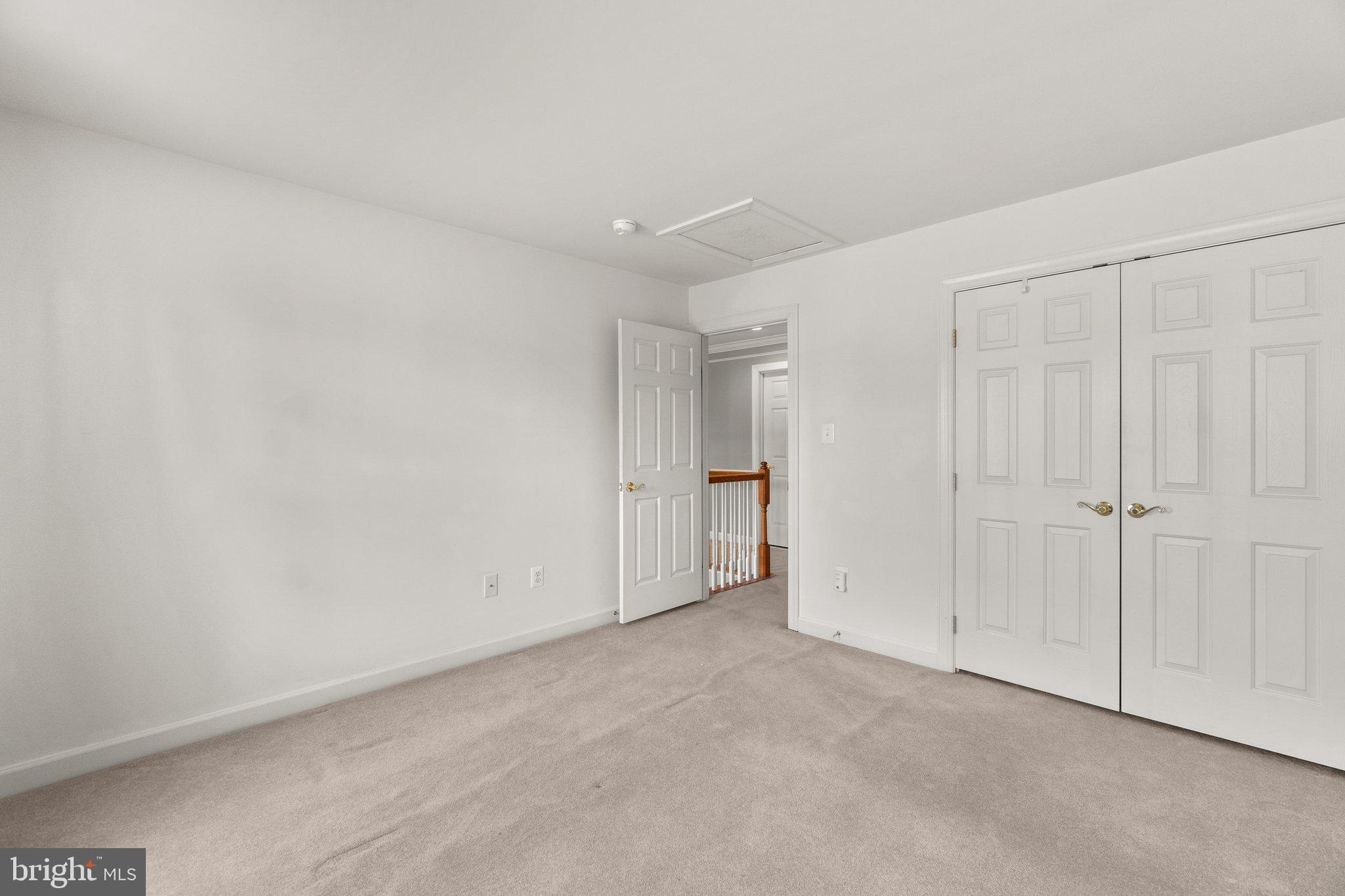 PARADISE MANOR - Residential