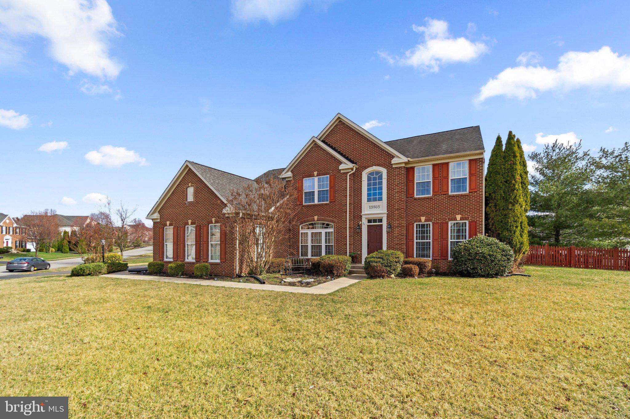 PARADISE MANOR - Residential