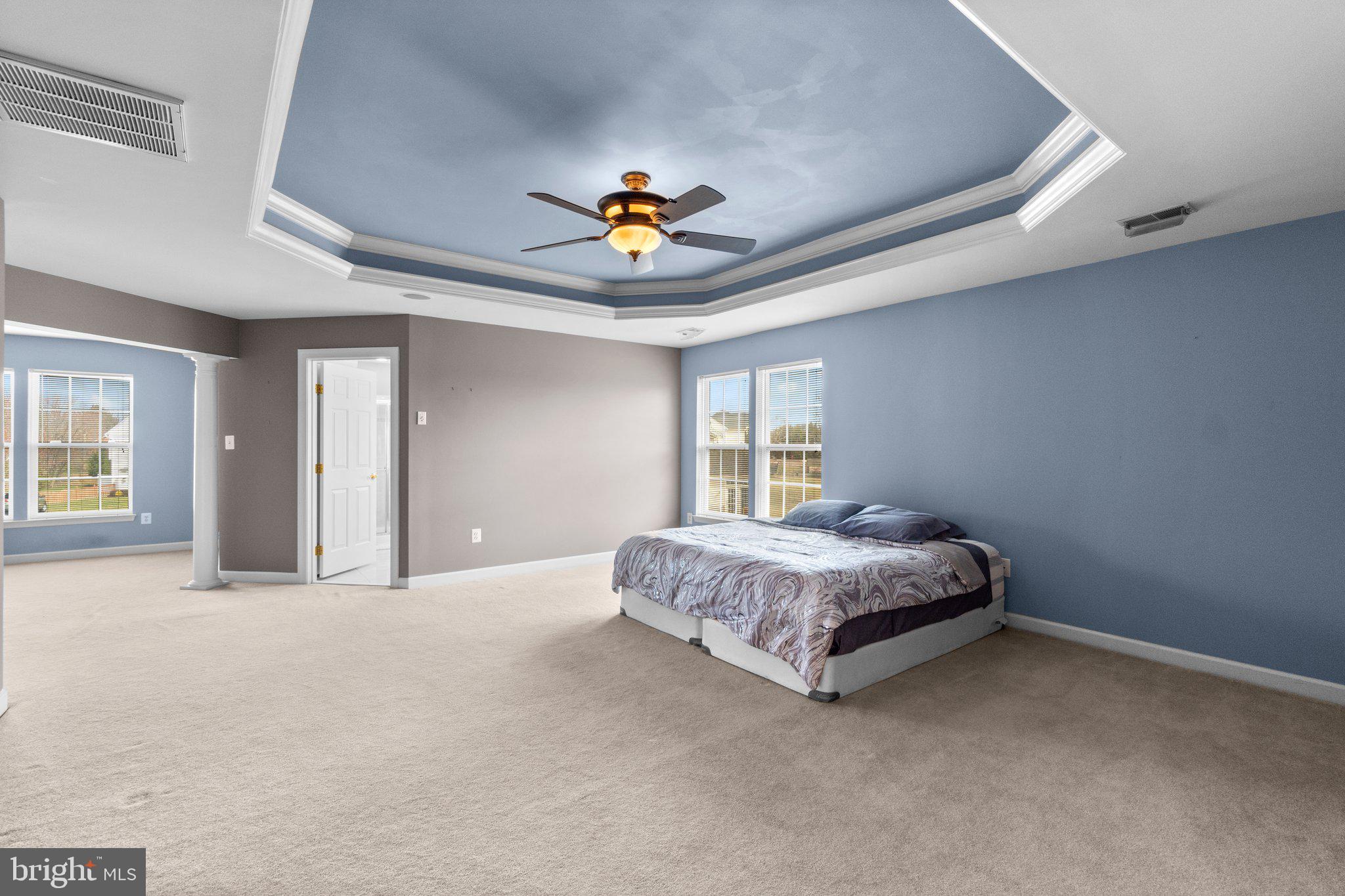 PARADISE MANOR - Residential