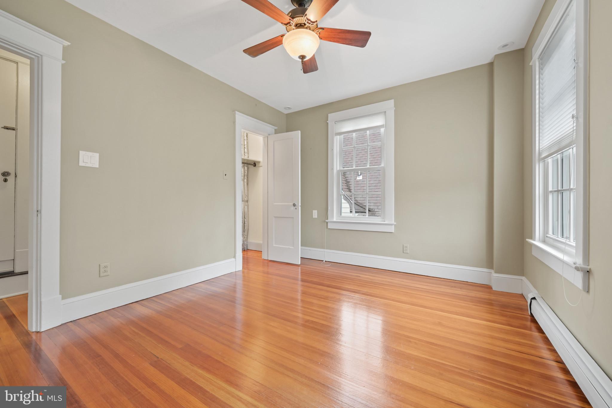 HYATTSVILLE HILLS - Residential