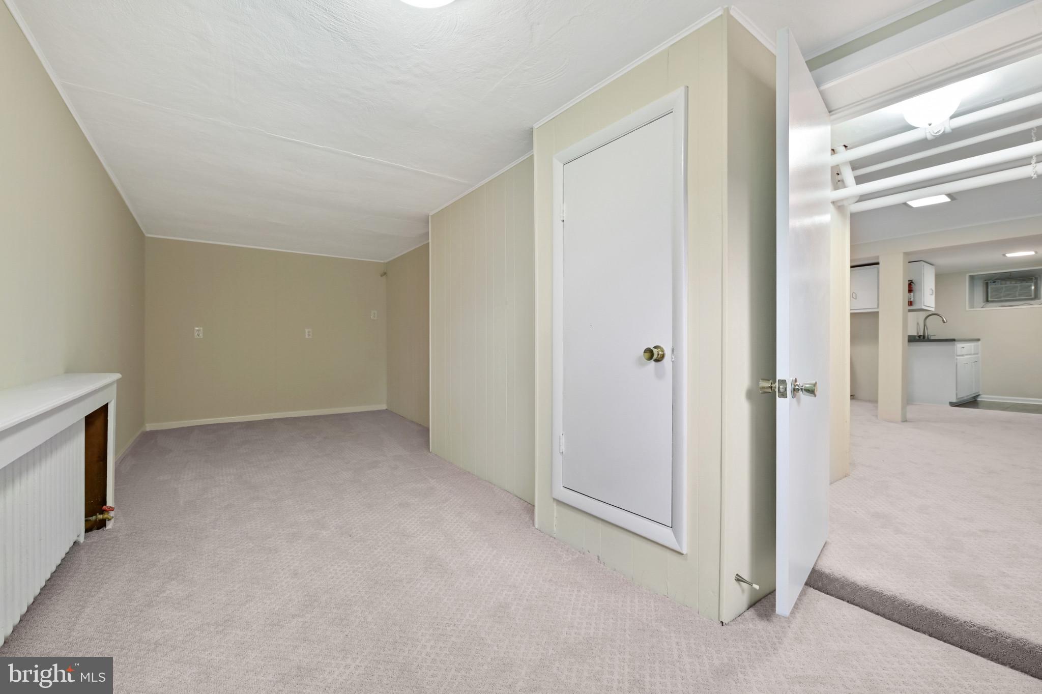 HYATTSVILLE HILLS - Residential