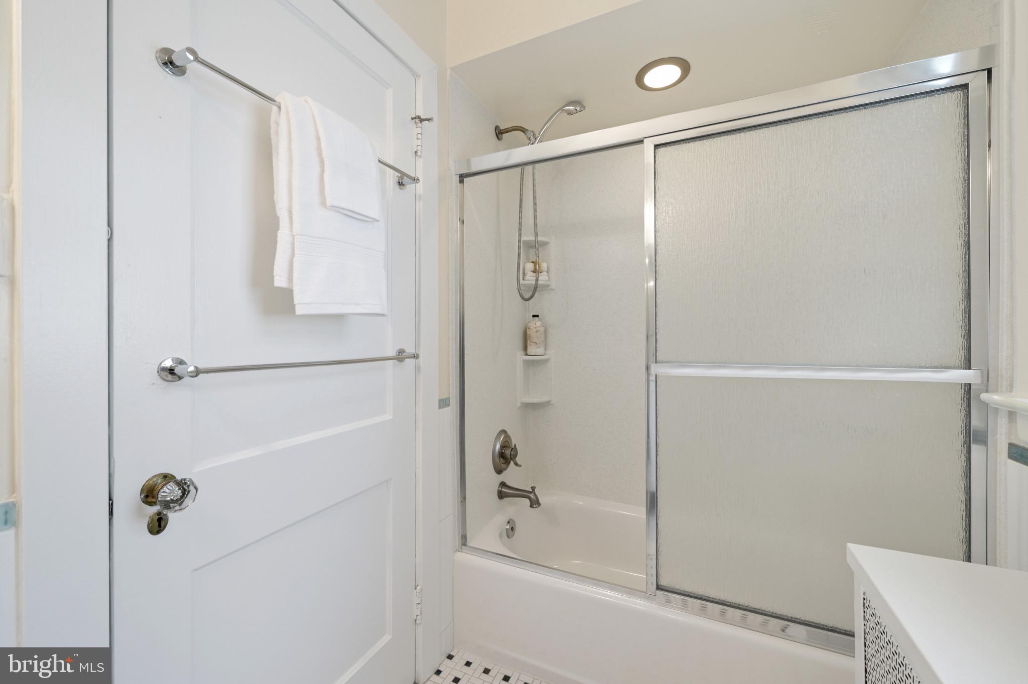 HYATTSVILLE HILLS - Residential