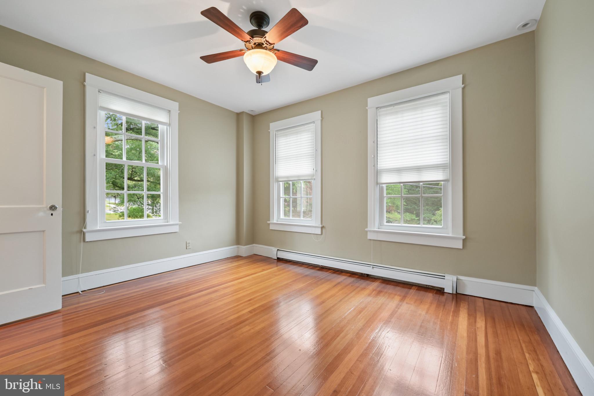 HYATTSVILLE HILLS - Residential