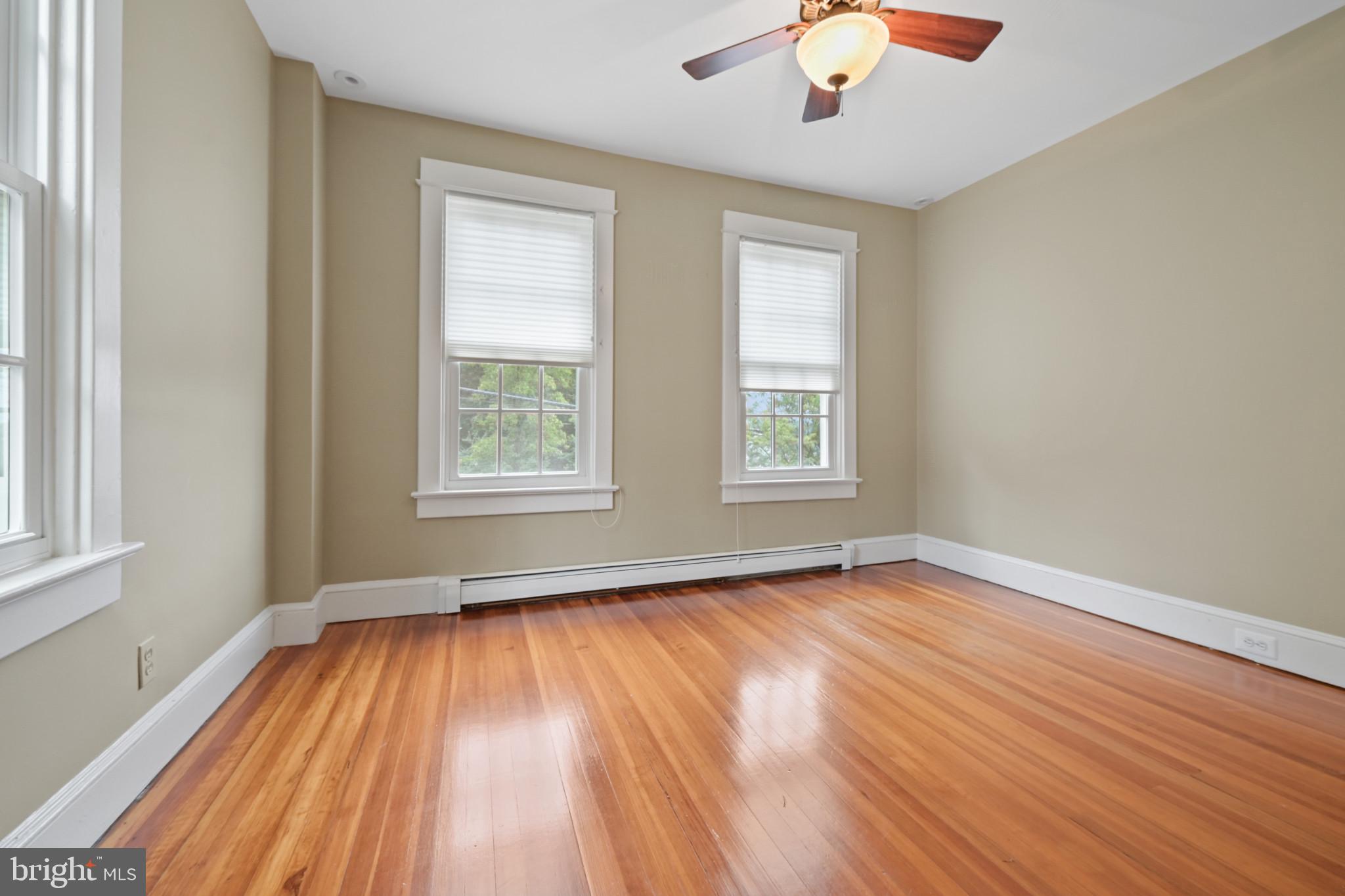 HYATTSVILLE HILLS - Residential