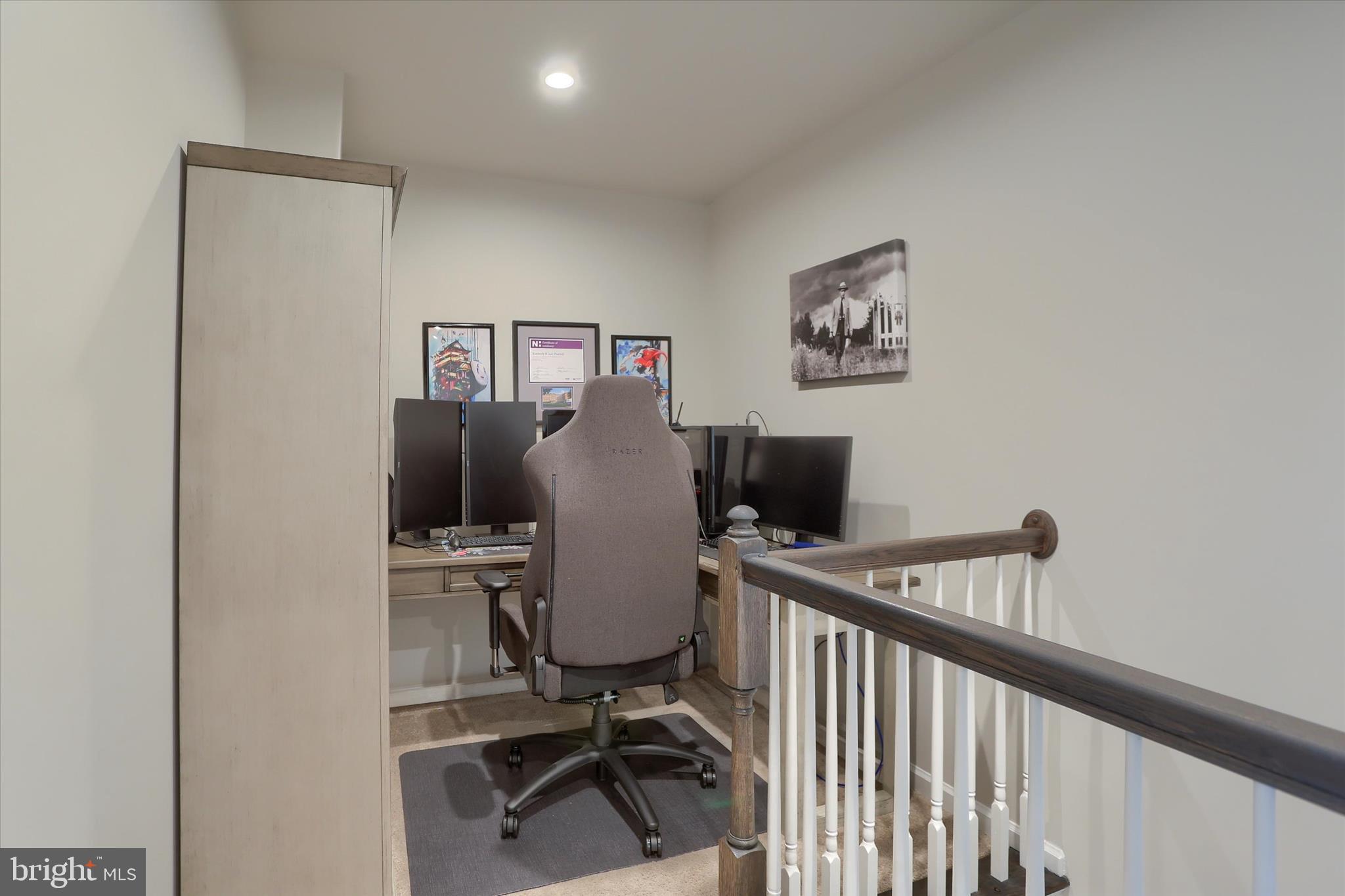 STRAY WINDS FARM - Residential