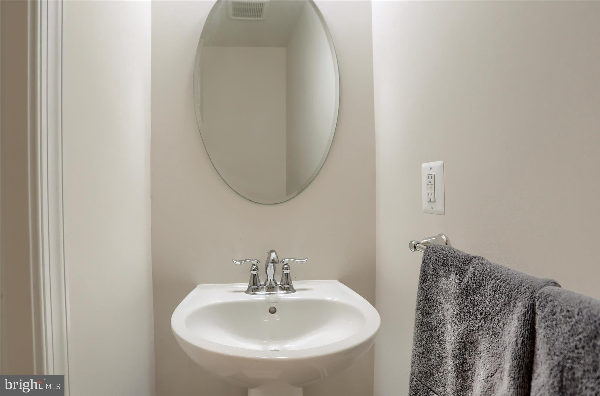 STRAY WINDS FARM - Residential