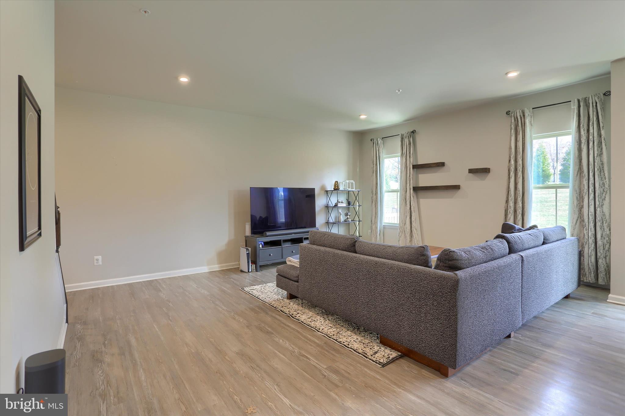 STRAY WINDS FARM - Residential