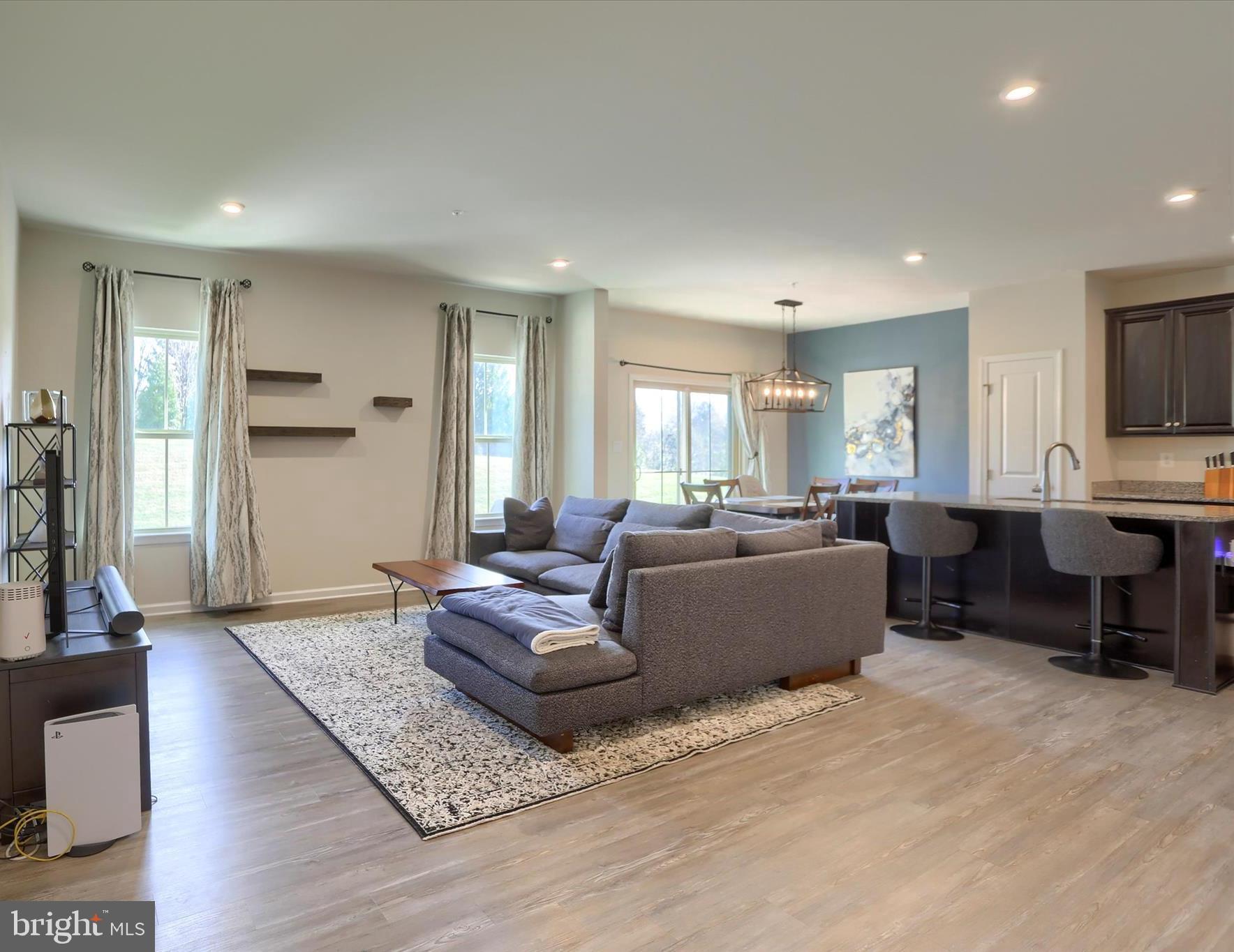 STRAY WINDS FARM - Residential