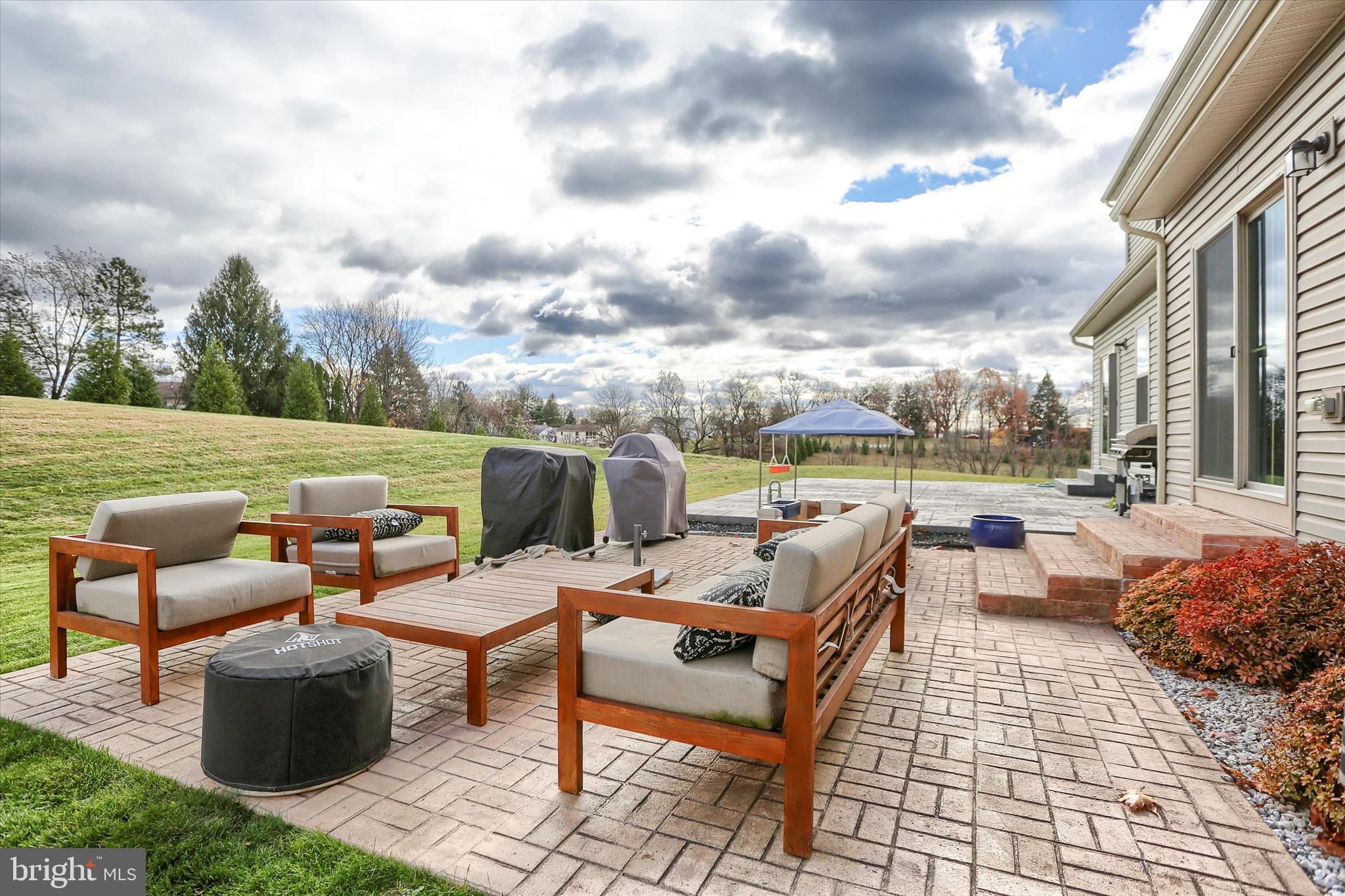 STRAY WINDS FARM - Residential