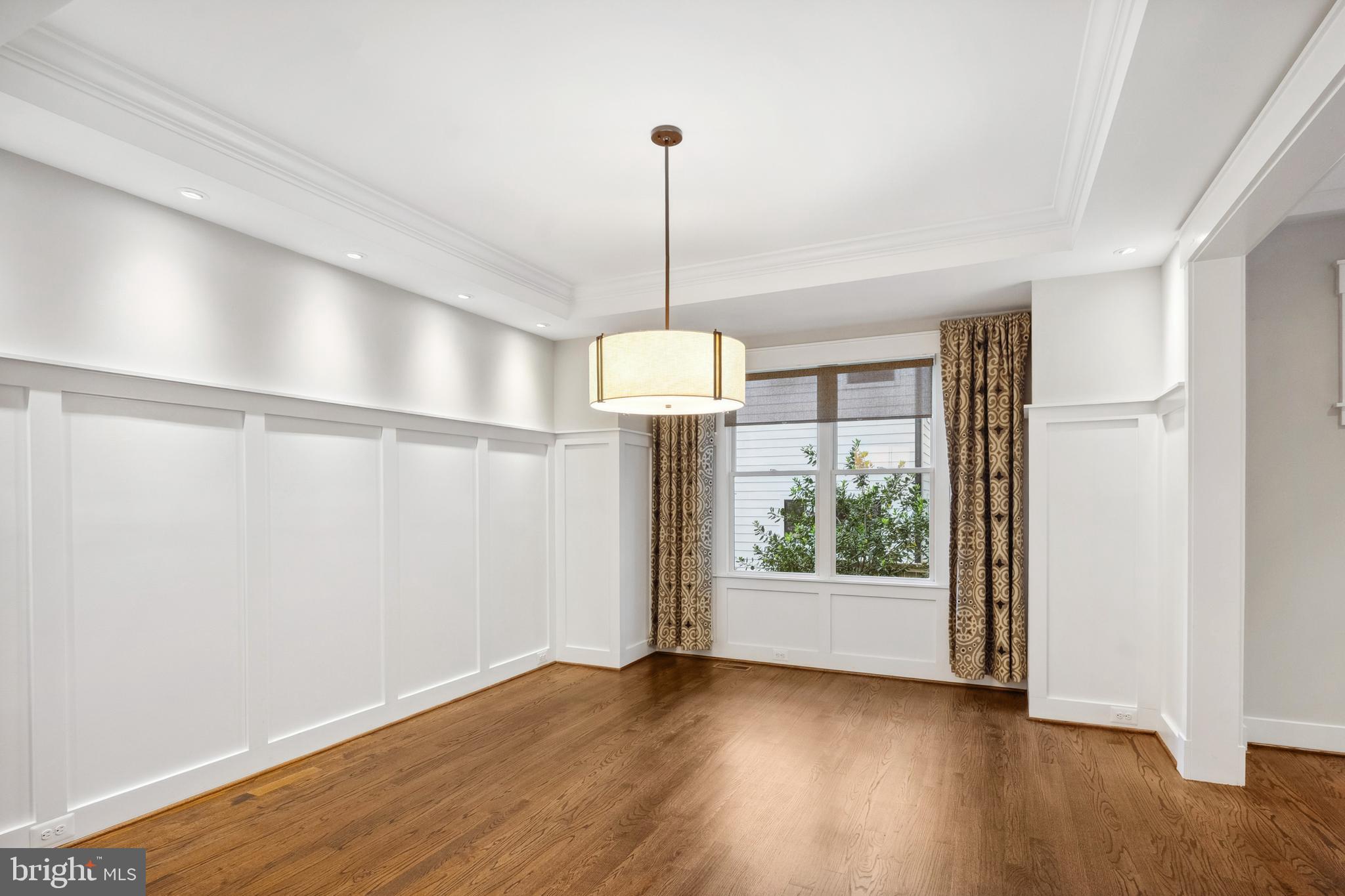 WEST VIENNA WOODS - Residential