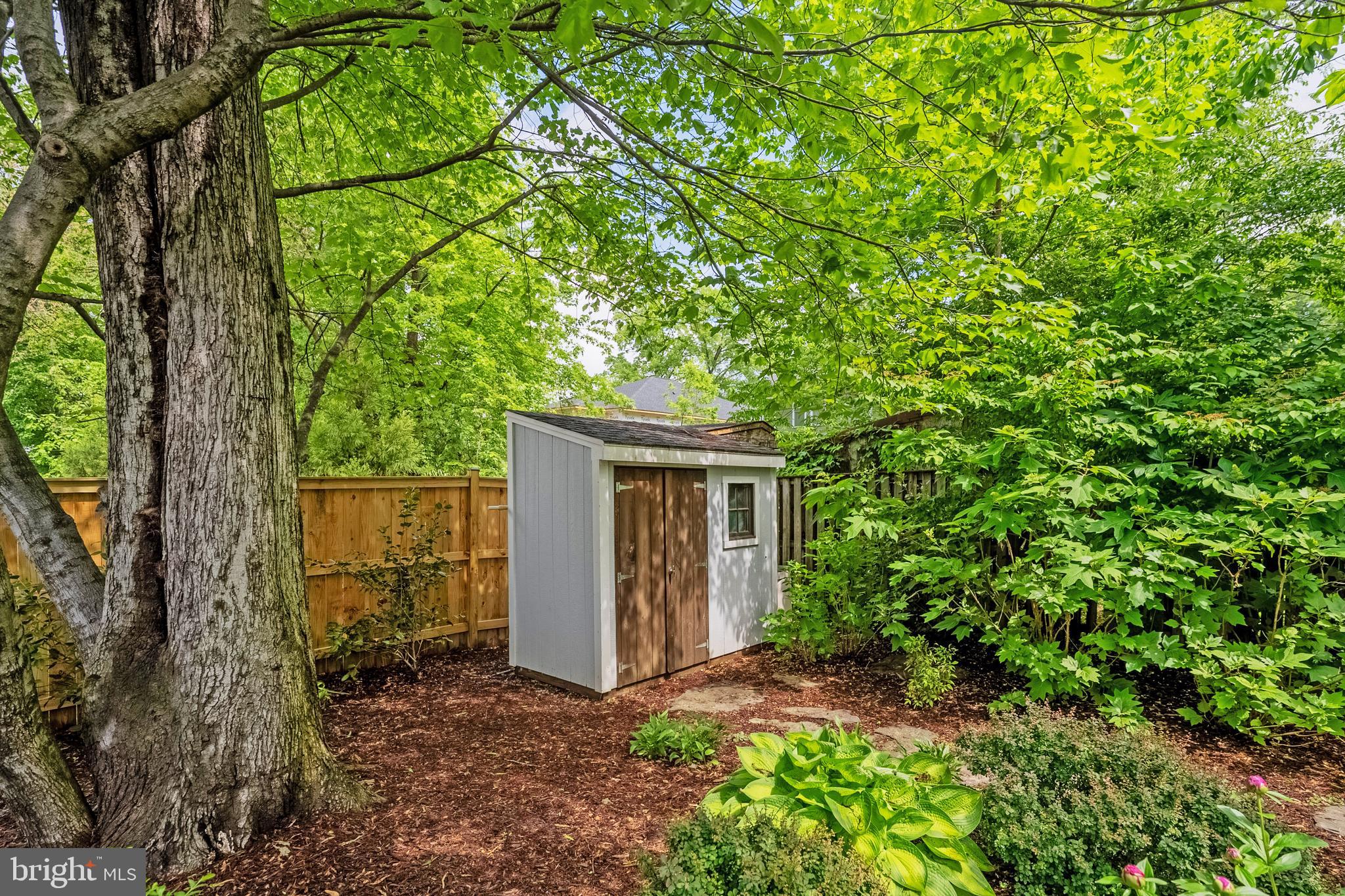 WEST VIENNA WOODS - Residential