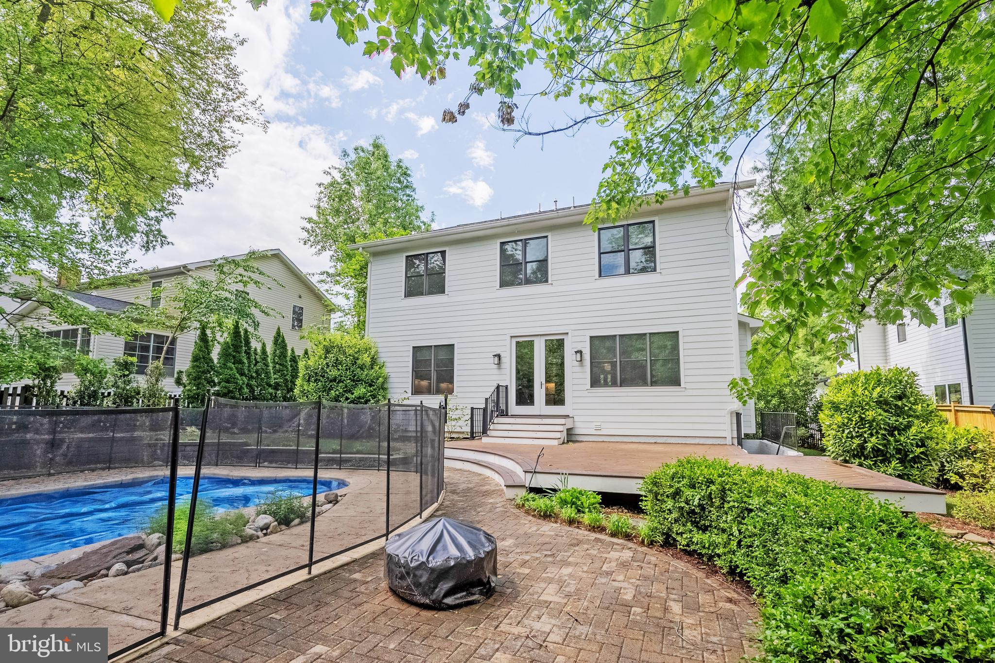 WEST VIENNA WOODS - Residential