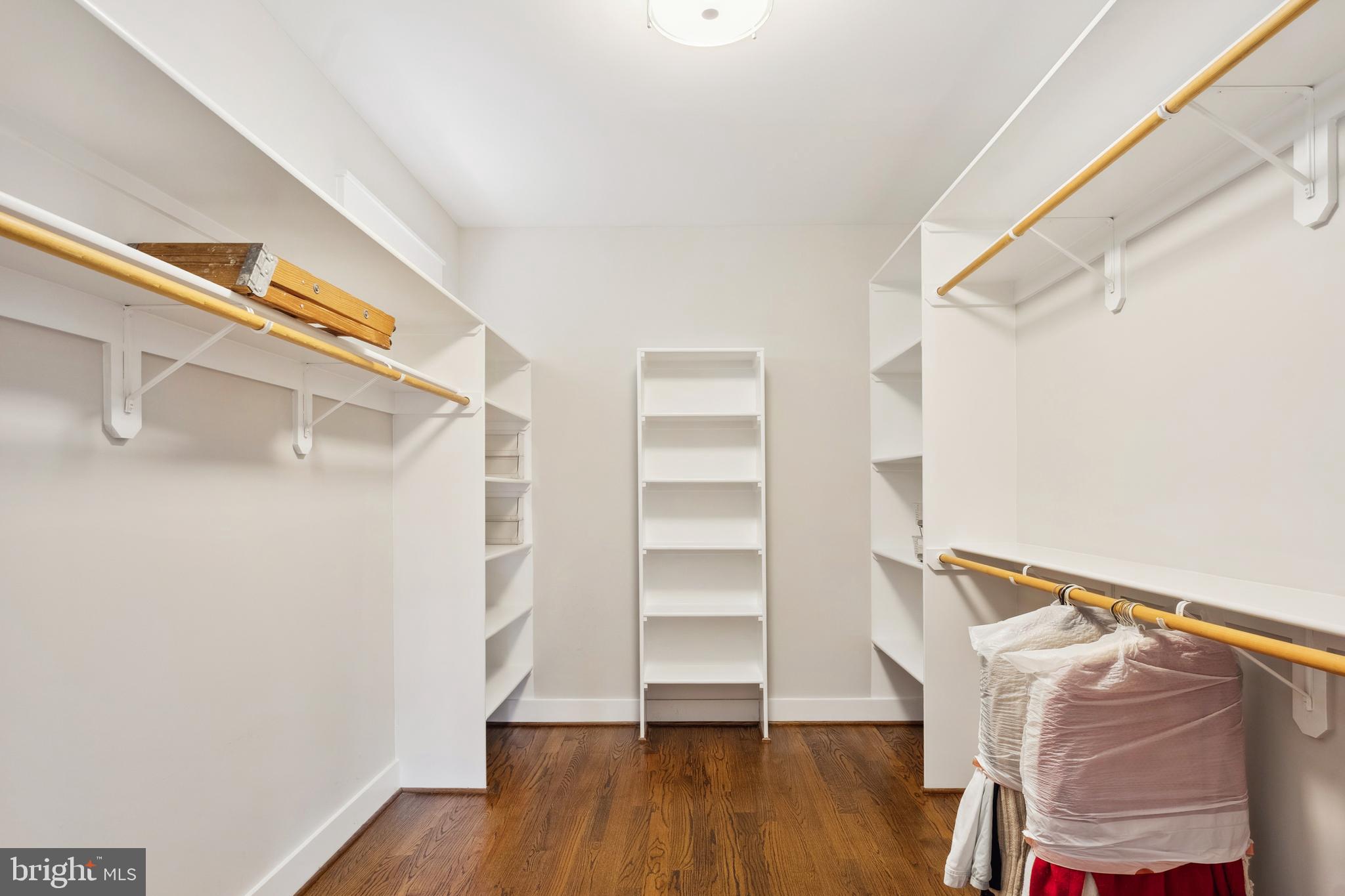 WEST VIENNA WOODS - Residential