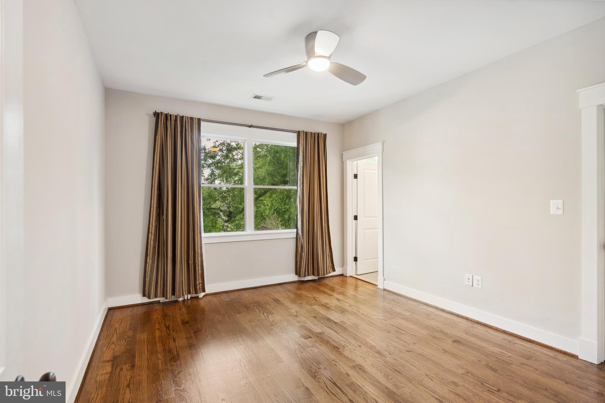 WEST VIENNA WOODS - Residential