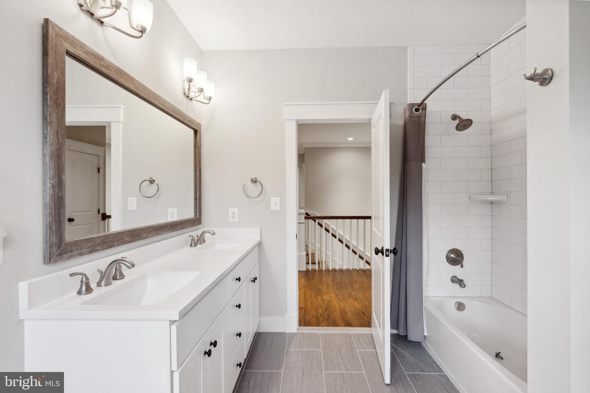 WEST VIENNA WOODS - Residential