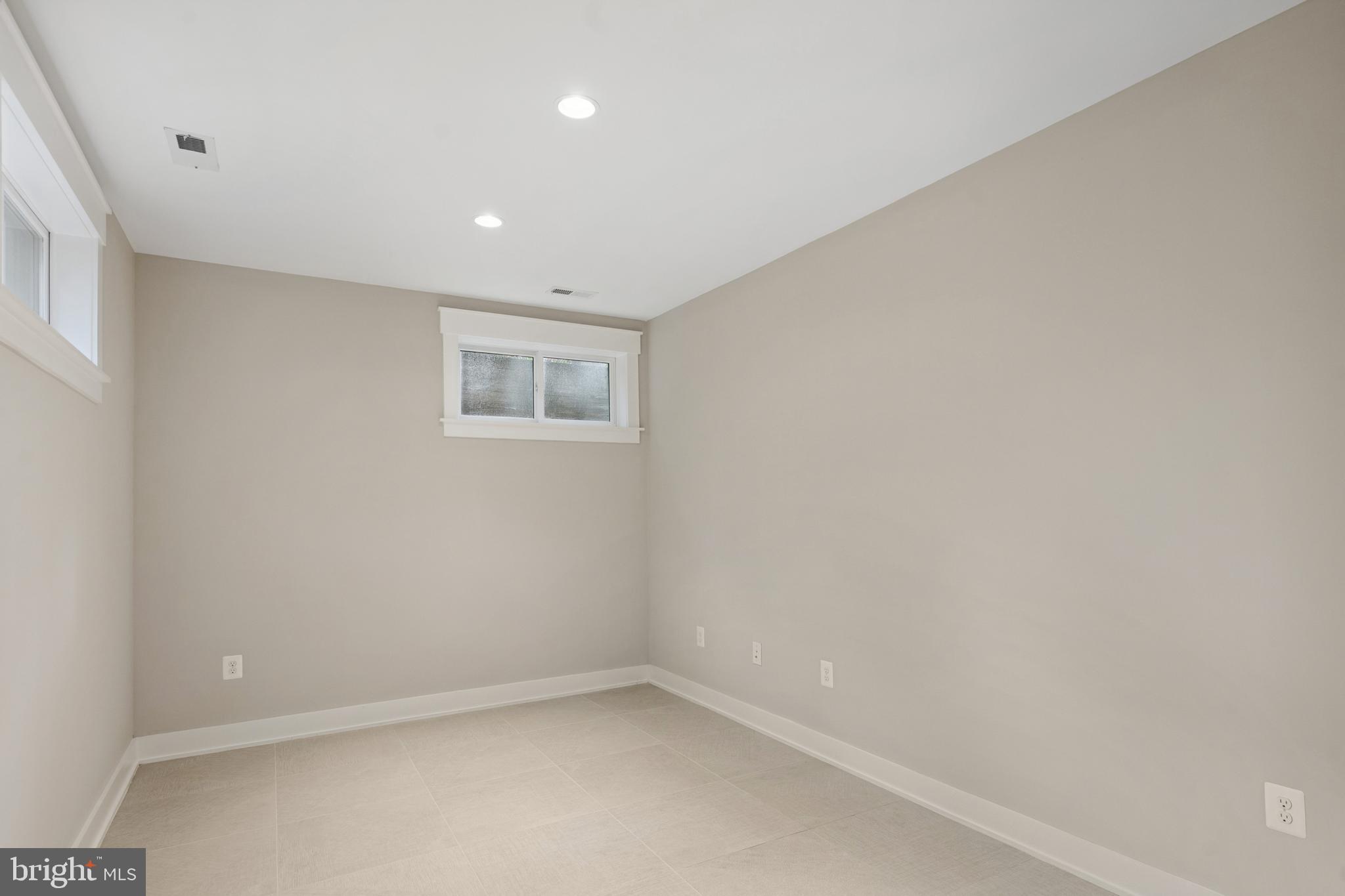 WEST VIENNA WOODS - Residential