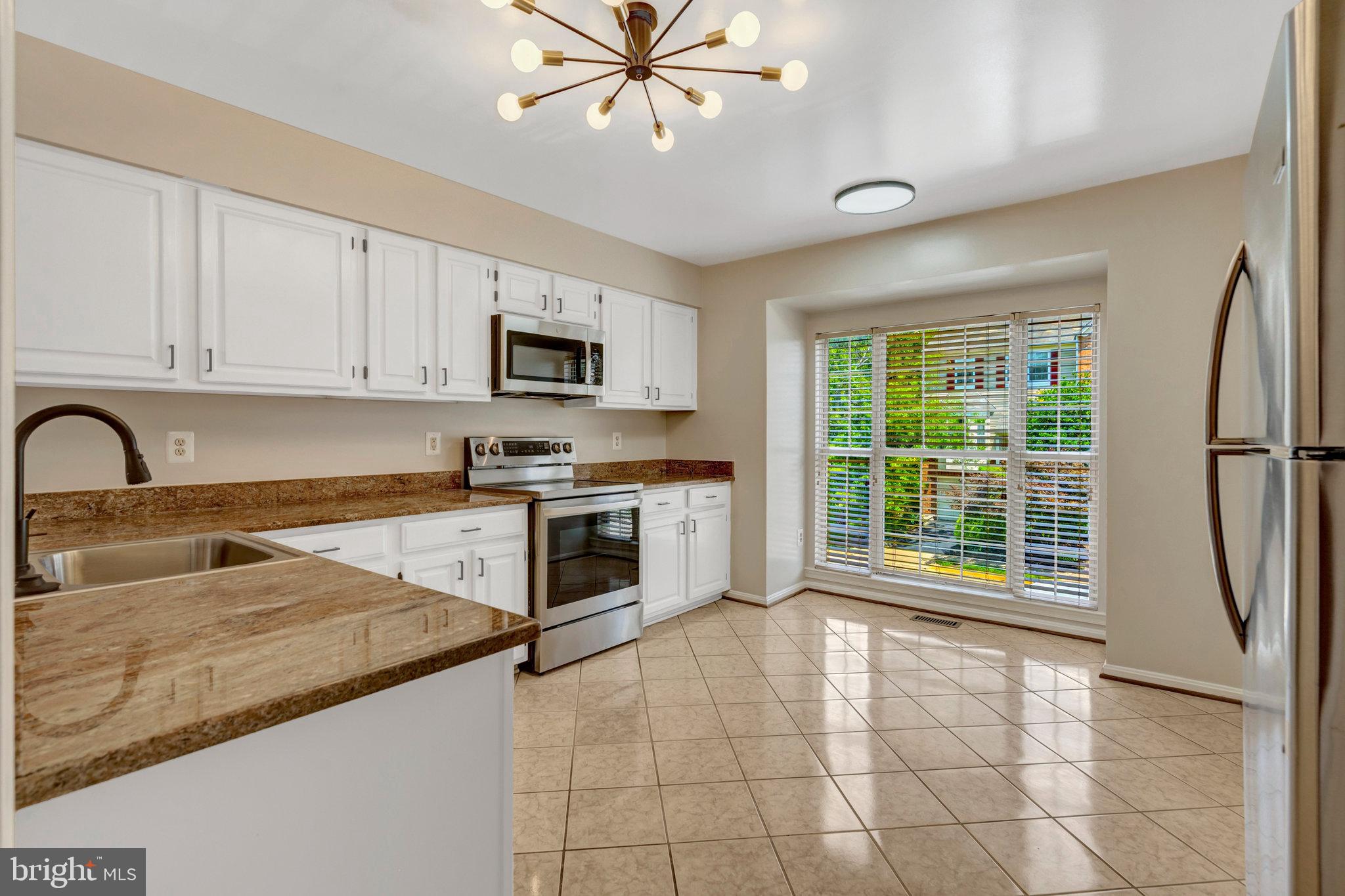 6802 KERRYWOOD CIRCLE