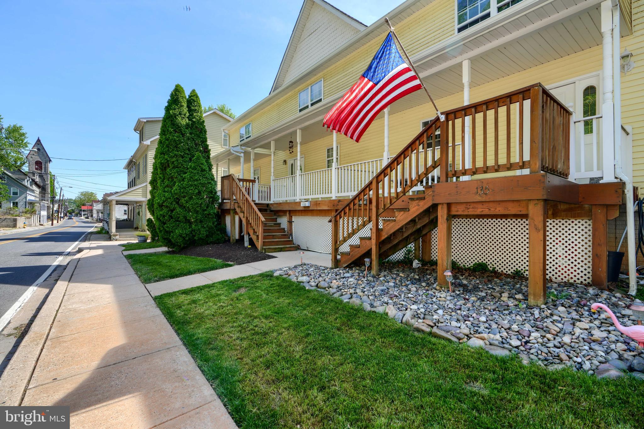 135 MAIN STREET N