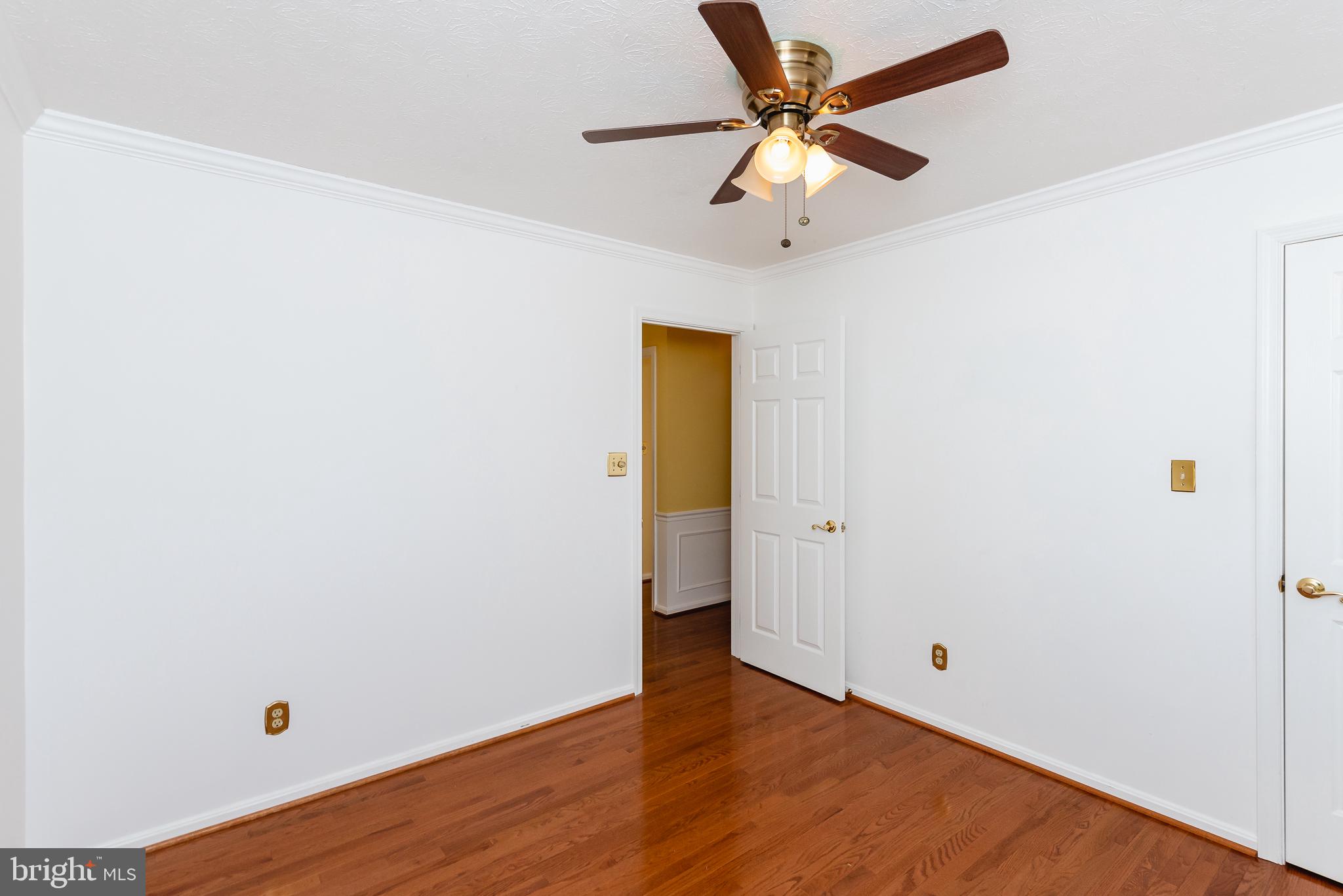 CONSTANT FRIENDSHIP - Residential